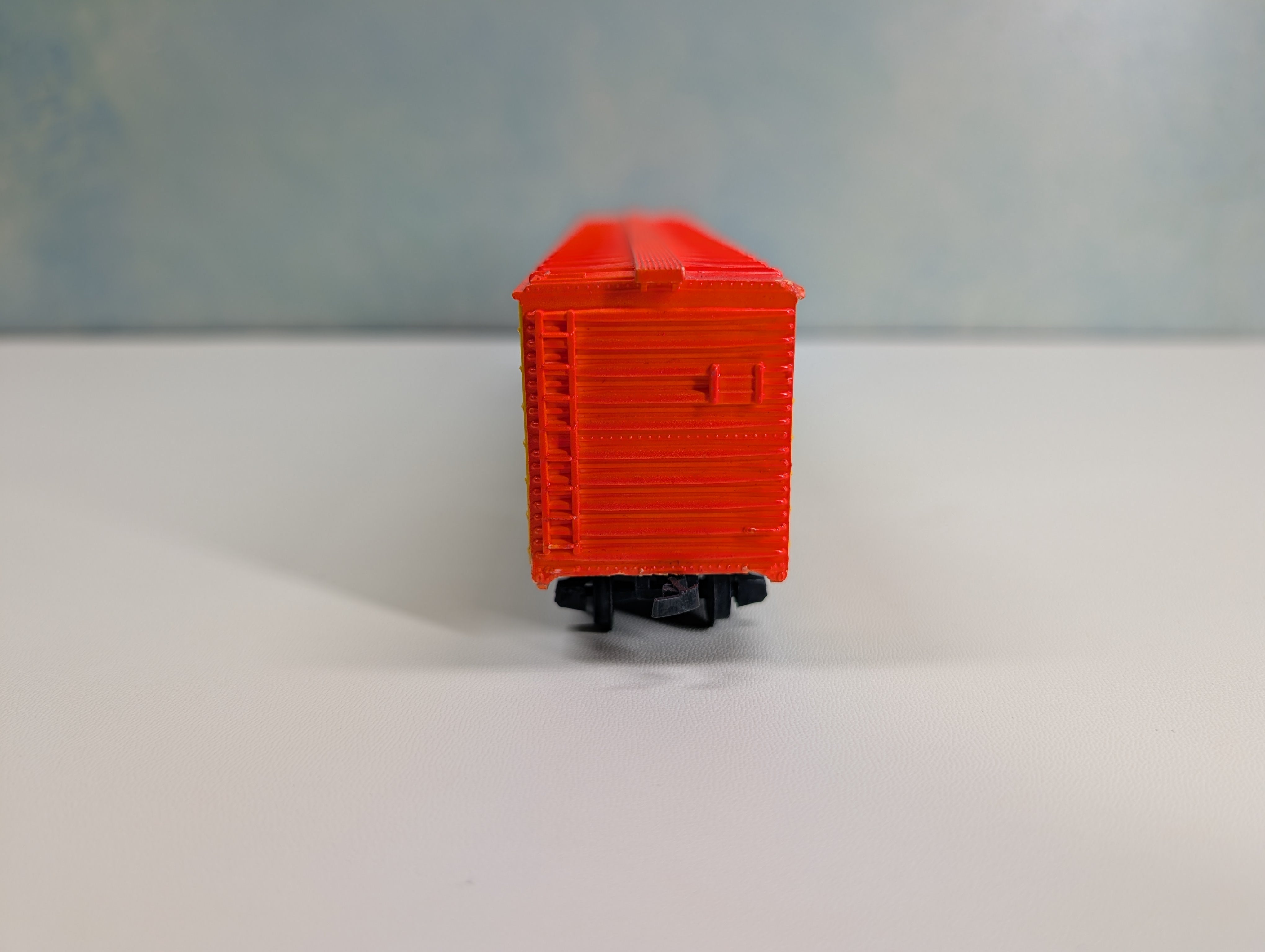 USED Tyco HO Scale 62' Billboard Box Car S.O.S. IC #259010