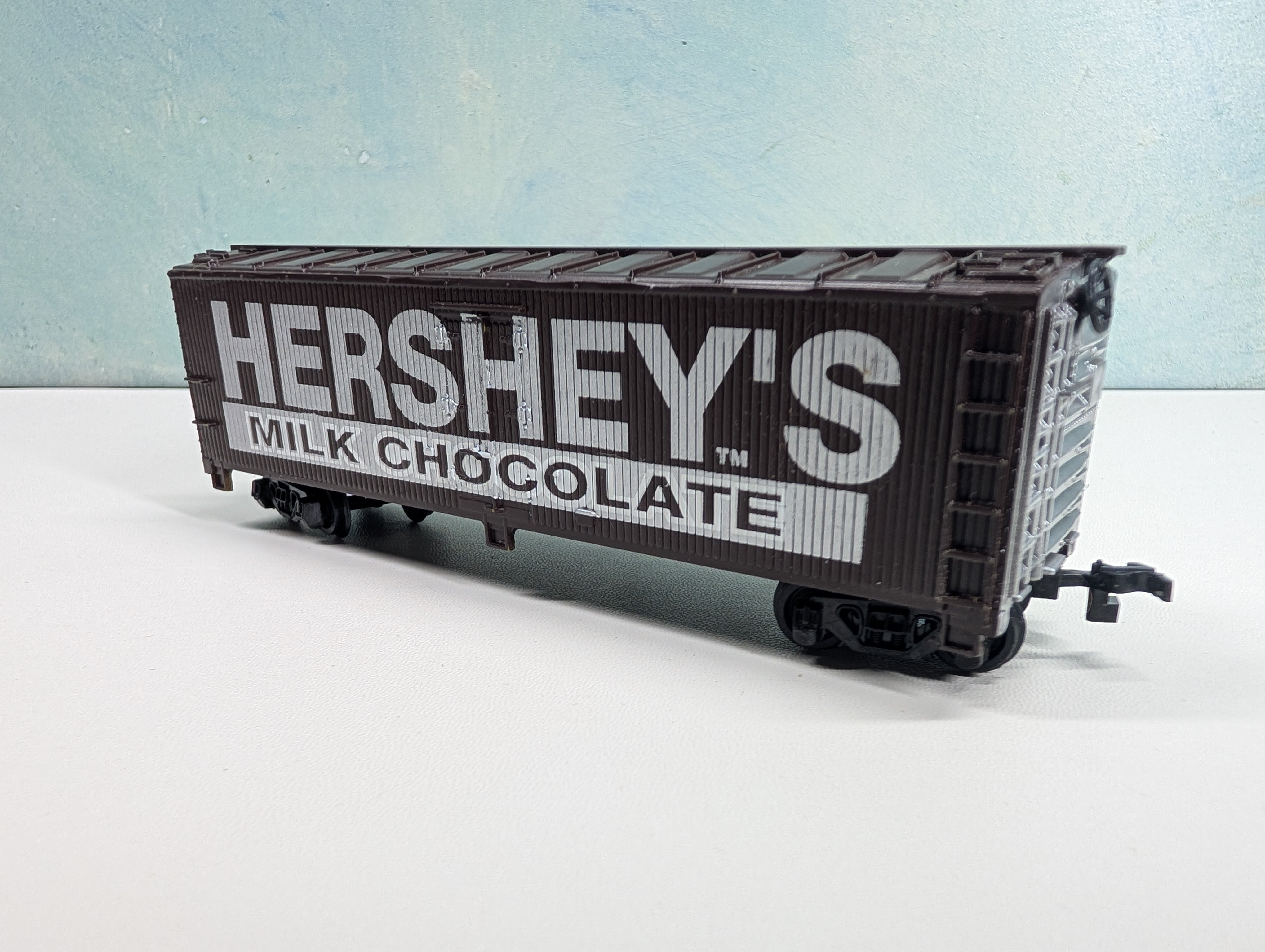 USED Bachmann HO Scale Billboard Wood Reefer Hershey's Milk Chocolate