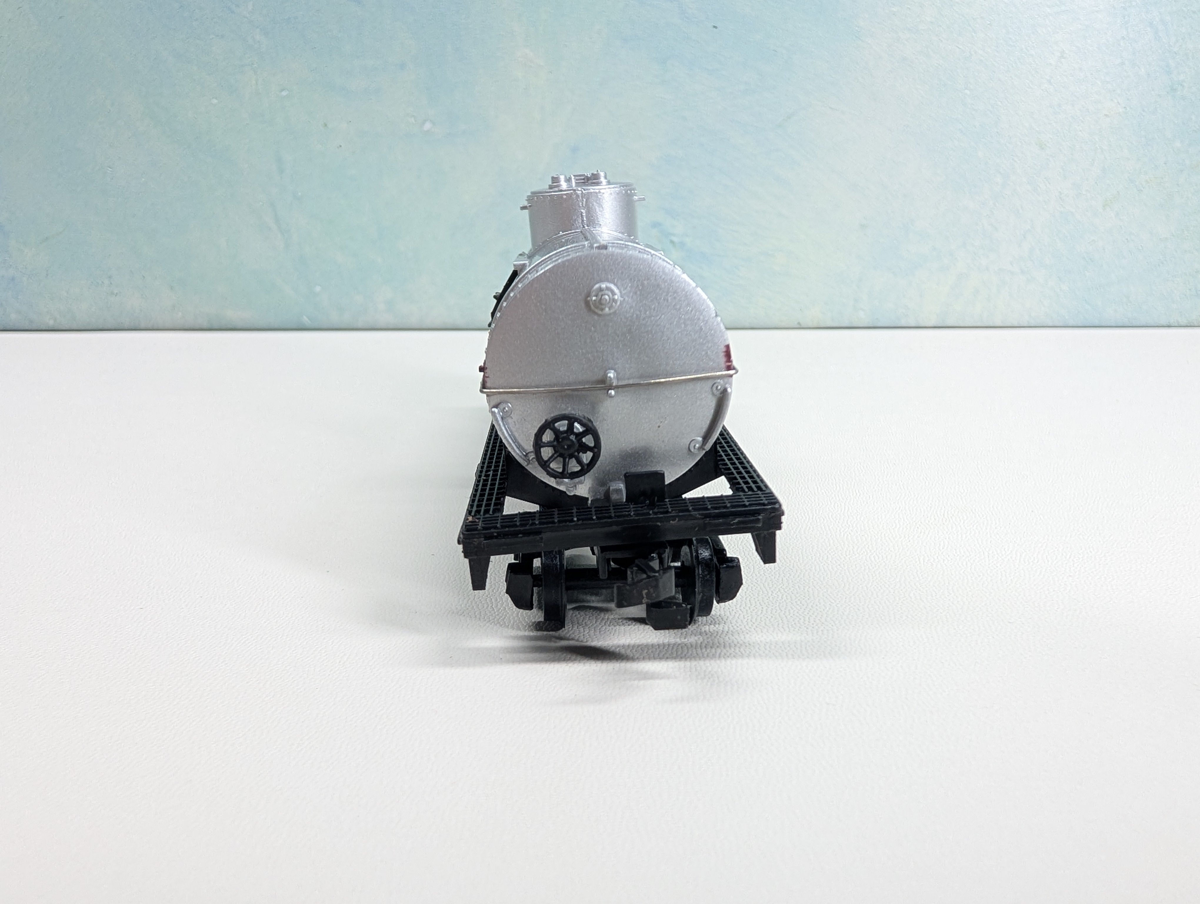USED Bachmann HO Scale Single Dome Billboard Tank Car Hershey's Syrup