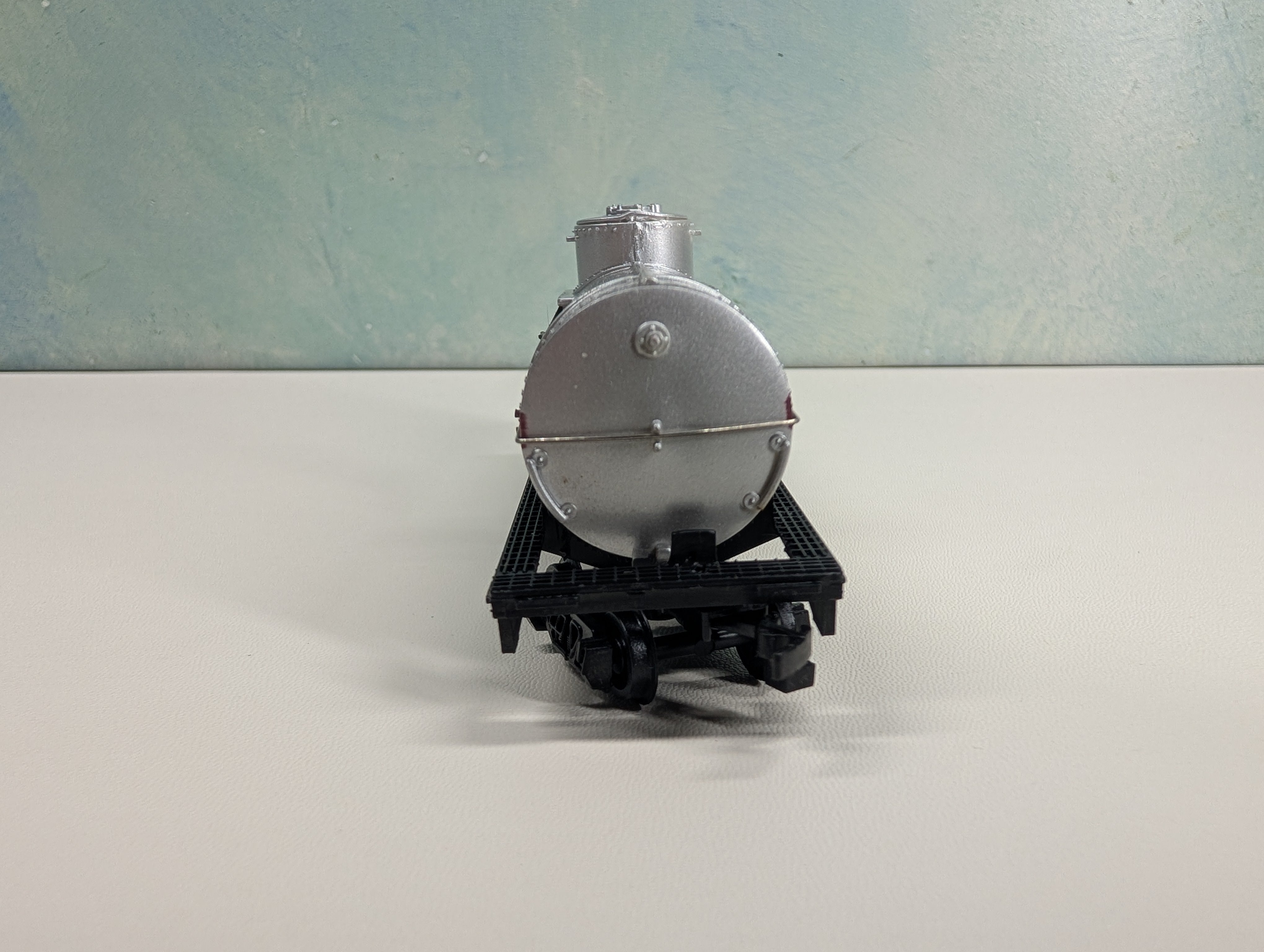 USED Bachmann HO Scale Single Dome Billboard Tank Car Hershey's Syrup