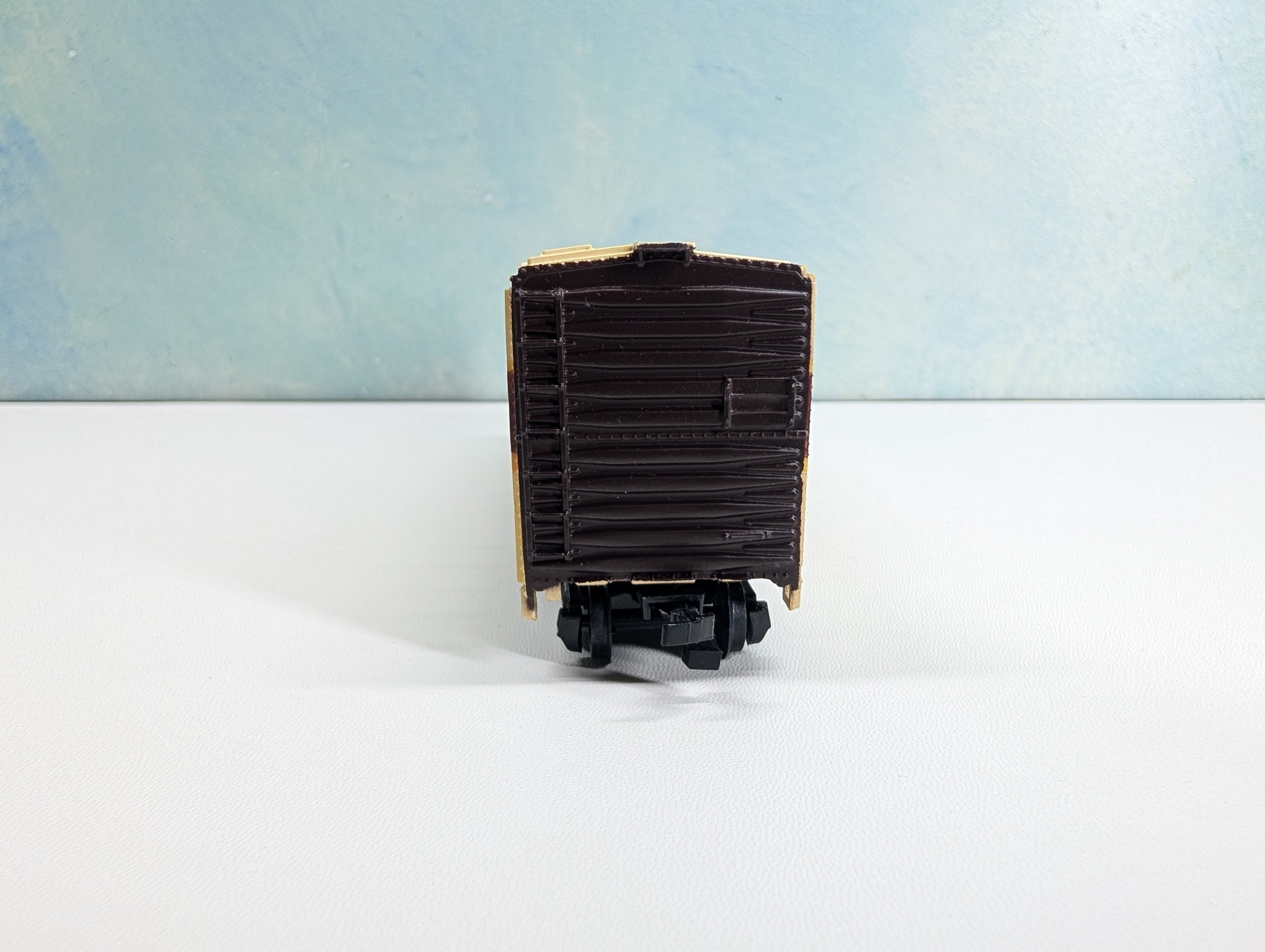 USED Bachmann HO Scale 50' Billboad Box Car Hershey's Whatchamacallit Caramel, Peanut Flavor Crisp, Milk Chocolate