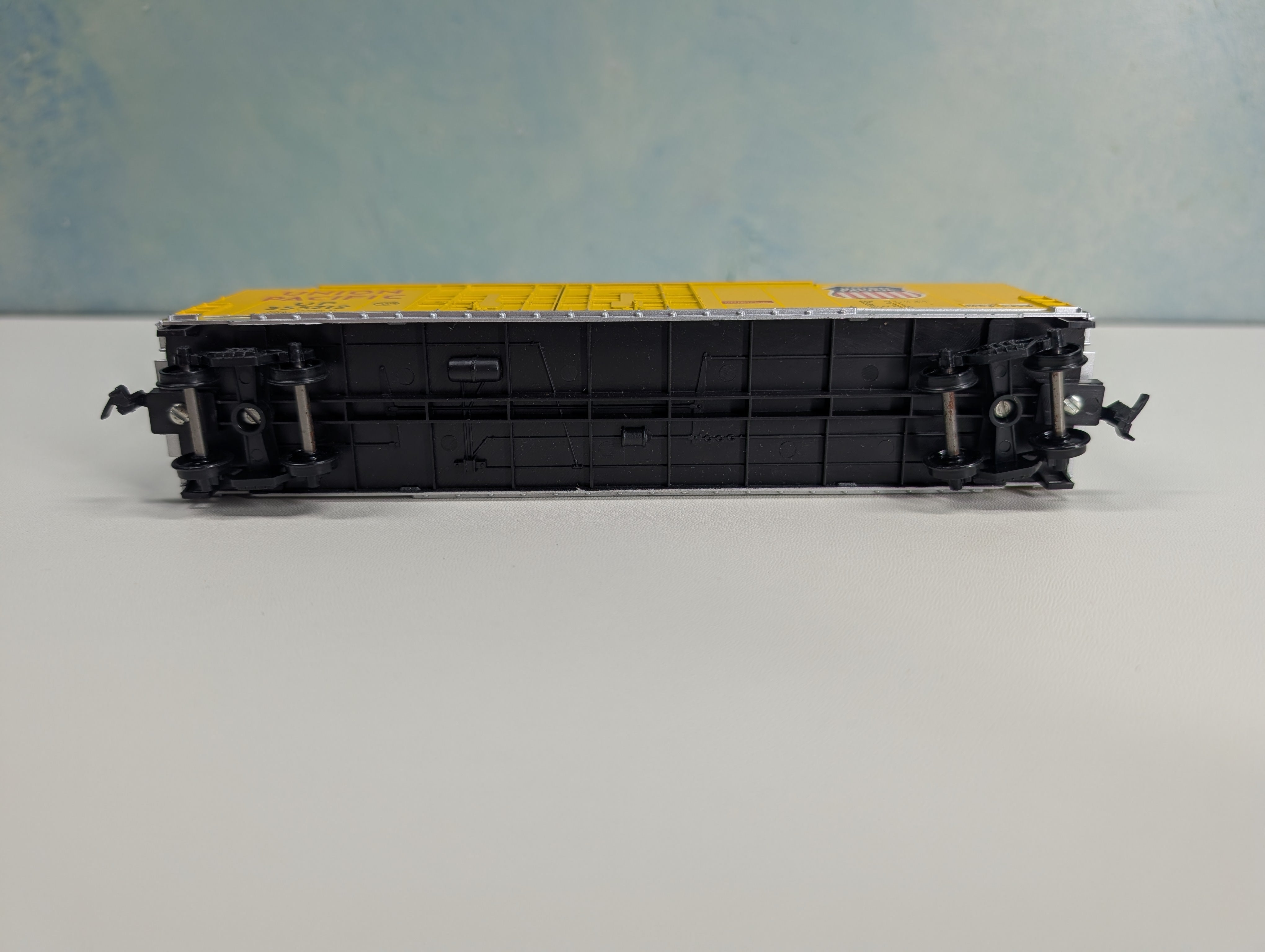USED Roundhouse HO Scale 50' Box Car Union Pacific UP #355212