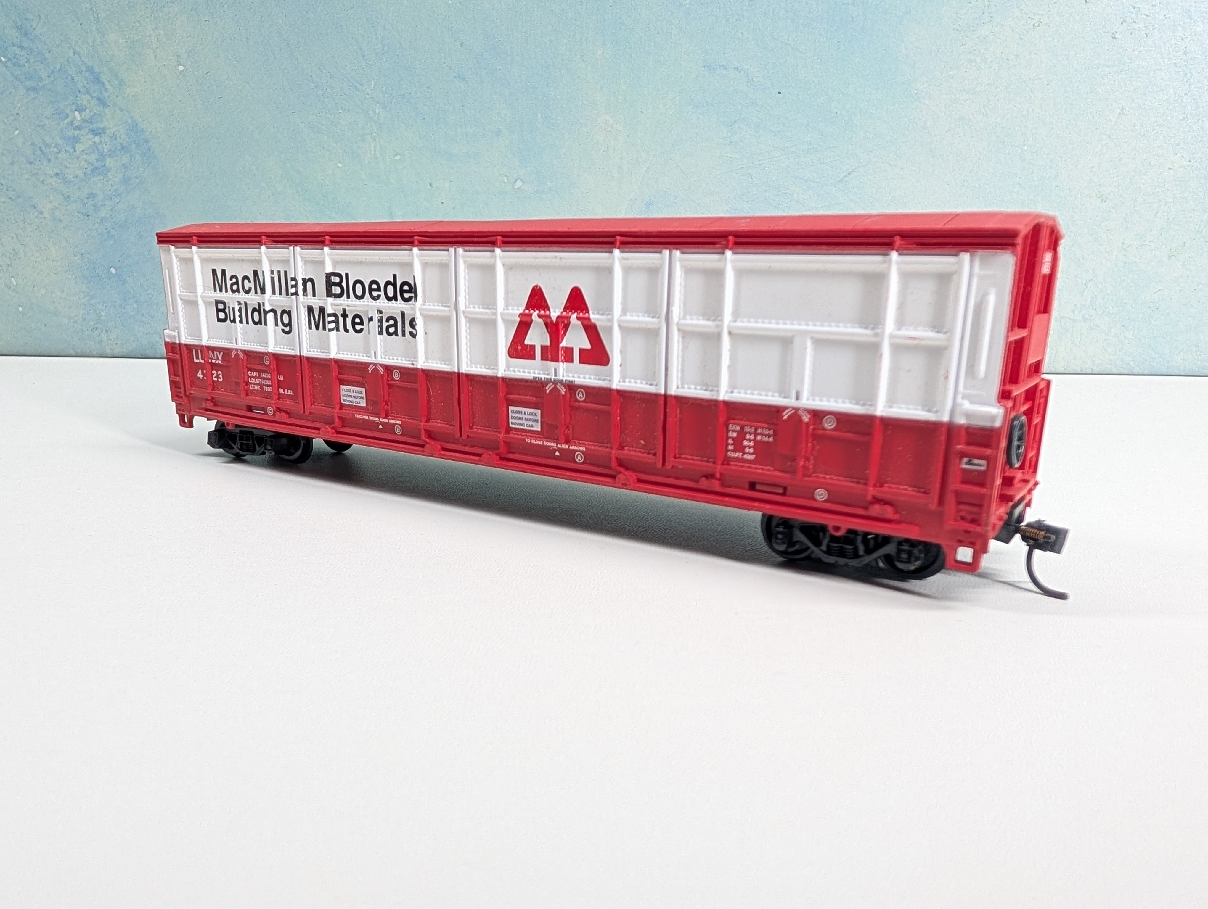 USED Life-Like HO Scale 54' Thrall Door Box Car MacMillan-Bloedell LUNX #4323