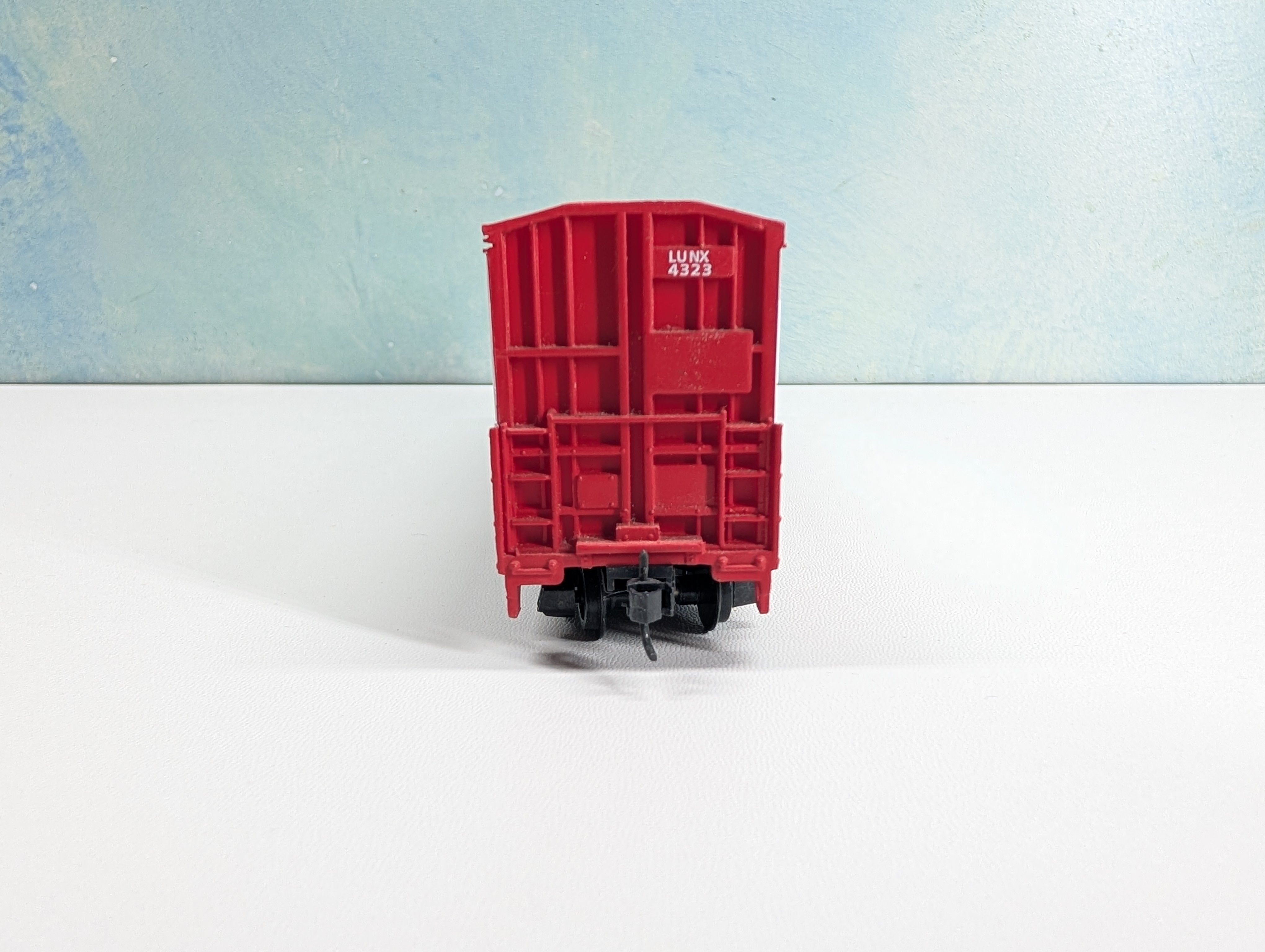 USED Life-Like HO Scale 54' Thrall Door Box Car MacMillan-Bloedell LUNX #4323
