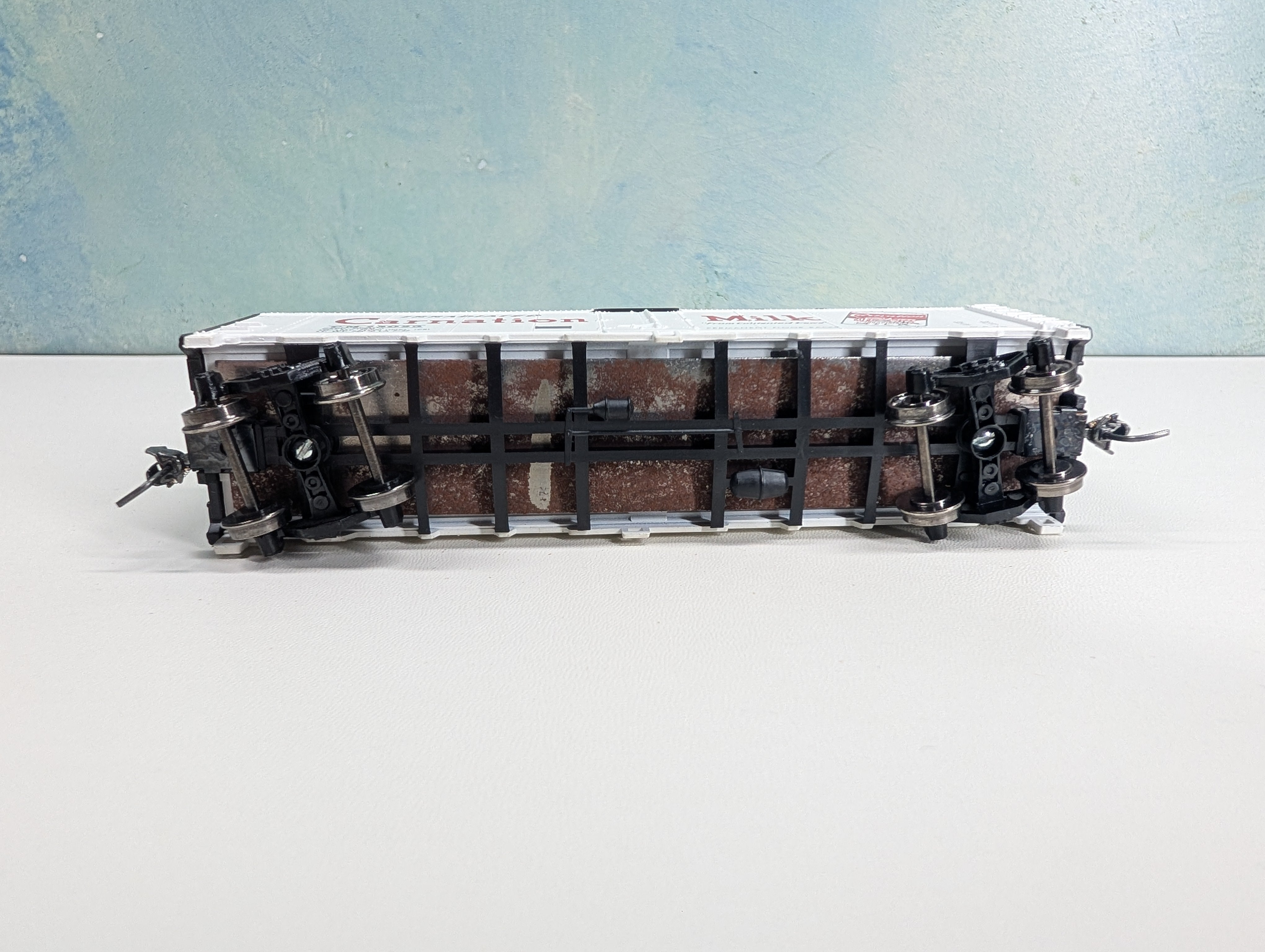 USED Athearn HO Scale 40' Reefer Carnation Milk CM #25023 Metal Wheels