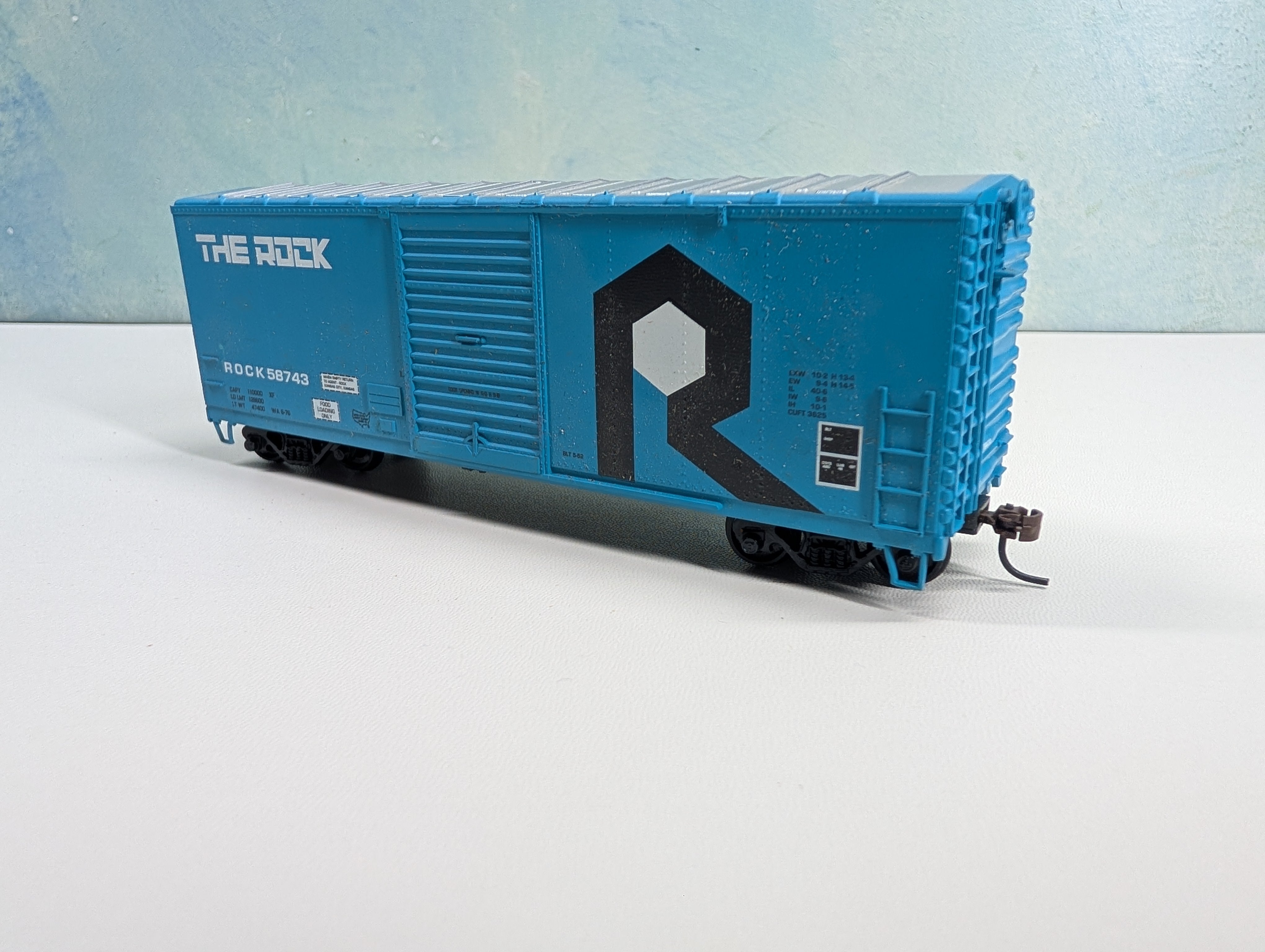 USED HO Scale 40' Box Car Rock #58743