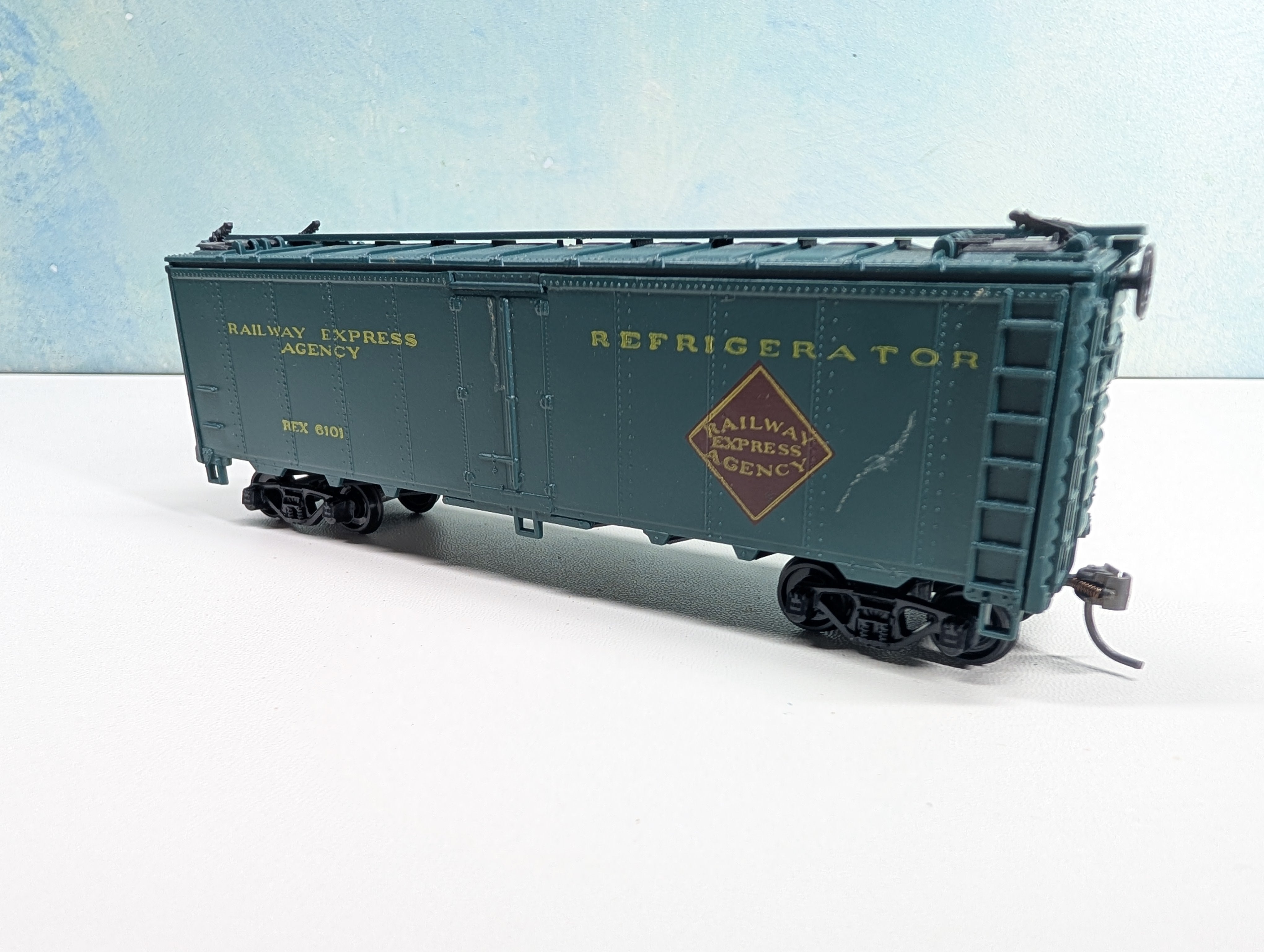 USED Athearn HO Scale 40' Reefer Railway Express Agency REX #6101