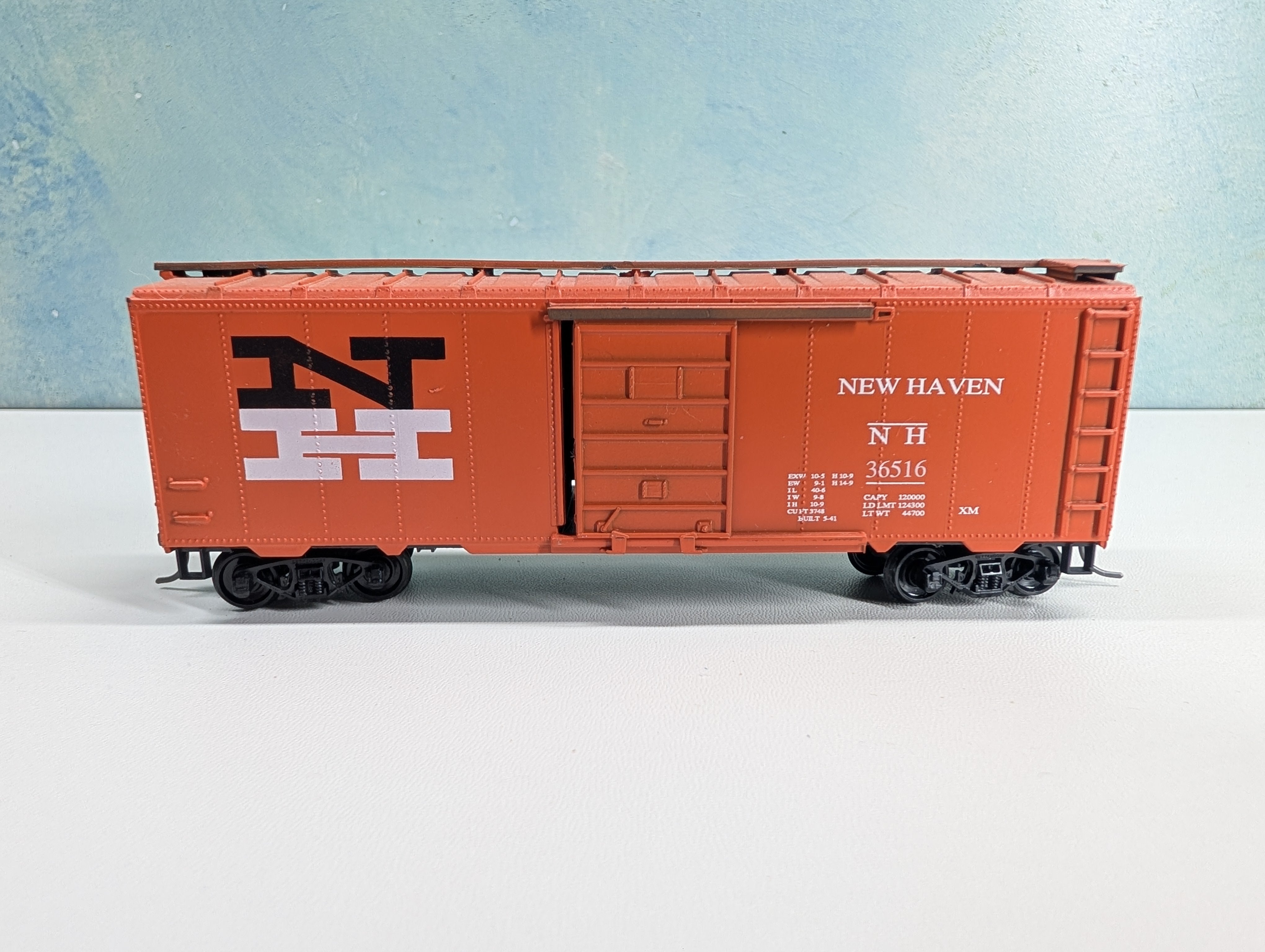USED Roundhouse HO Scale 40' Box Car New Haven NH #36516