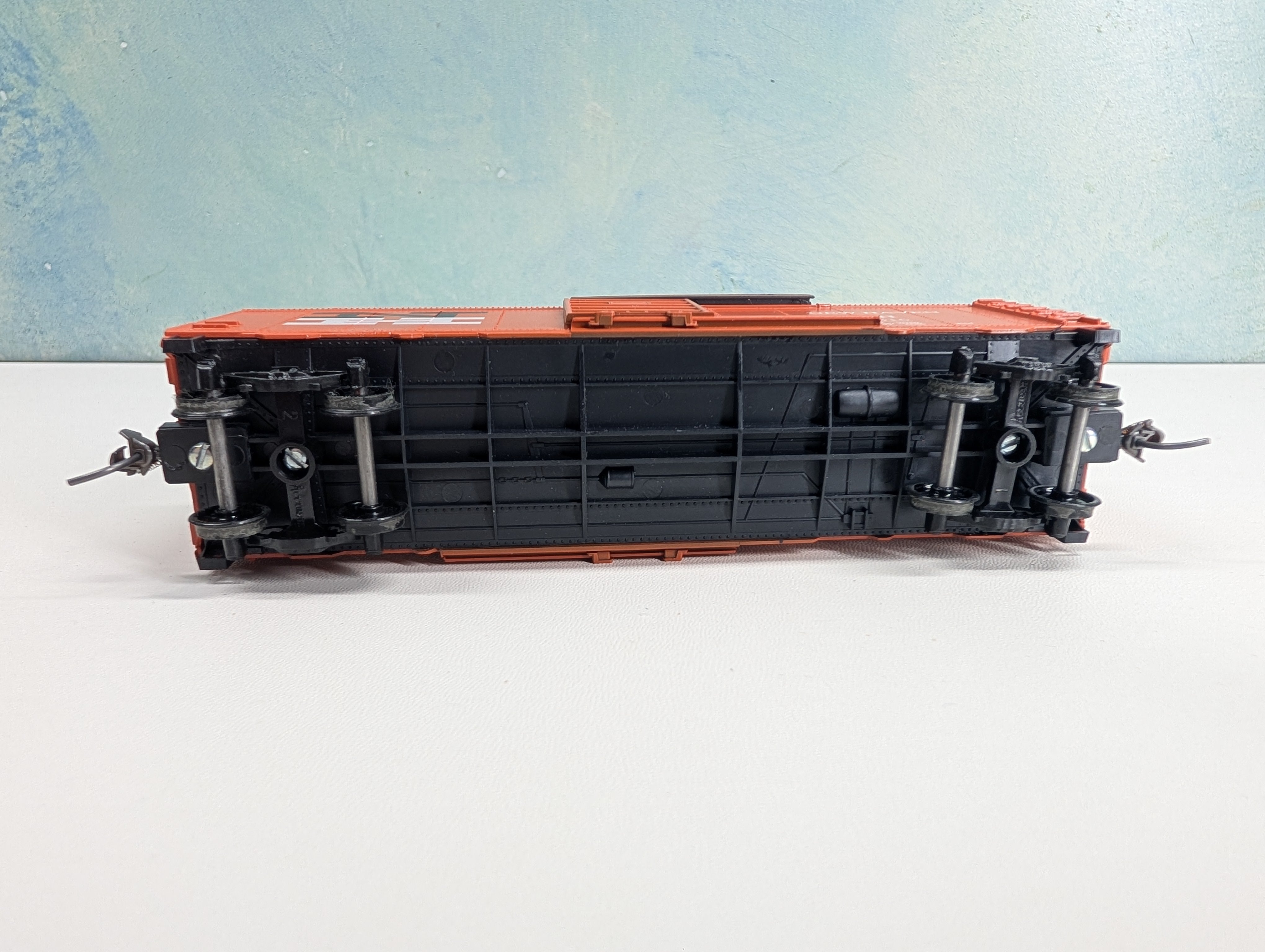 USED Roundhouse HO Scale 40' Box Car New Haven NH #36516
