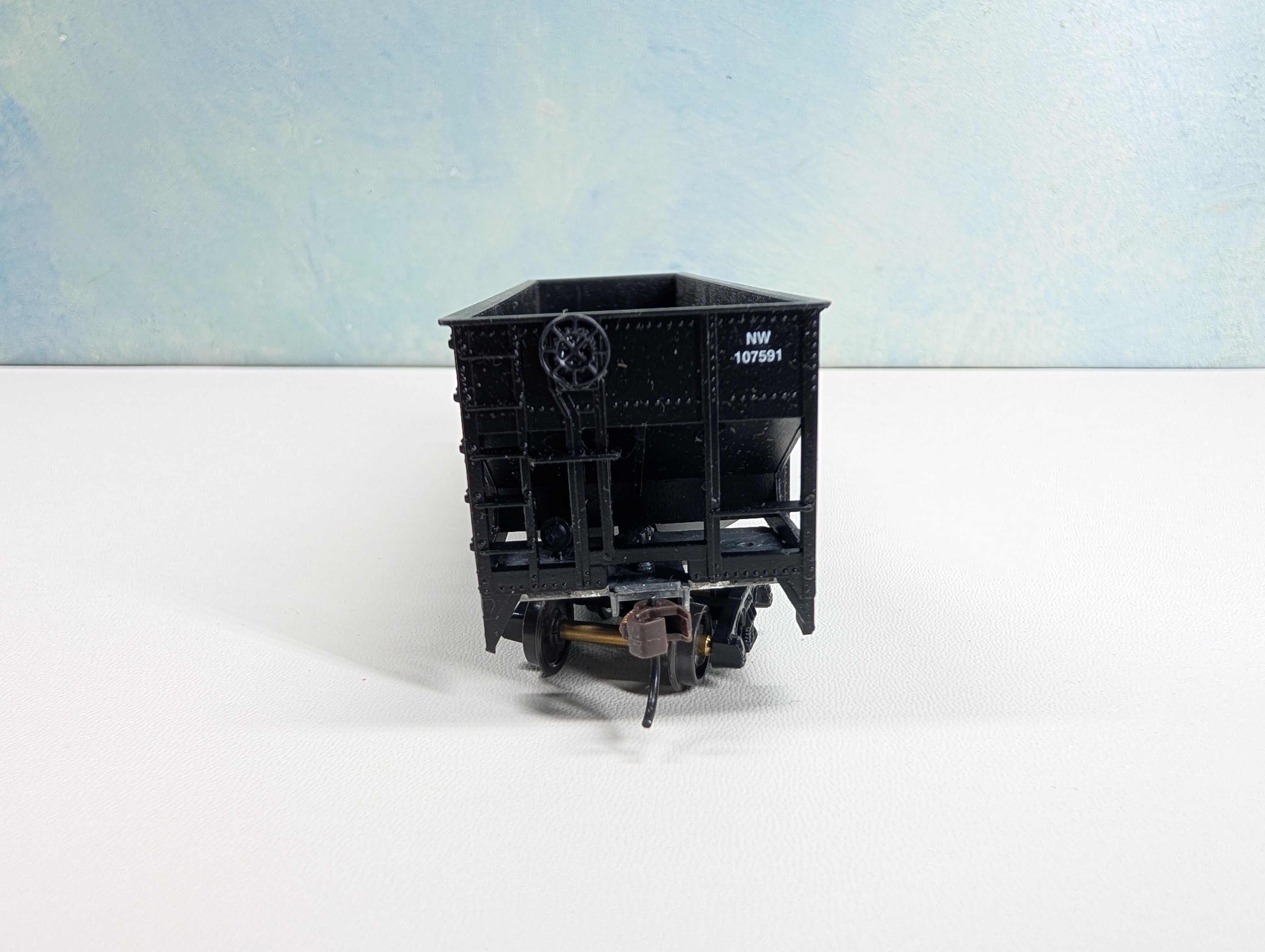 USED Roundhouse HO Scale 40' Rib-Side 3 Bay Hopper Norfolk & Western NW #107591 EX Virginian