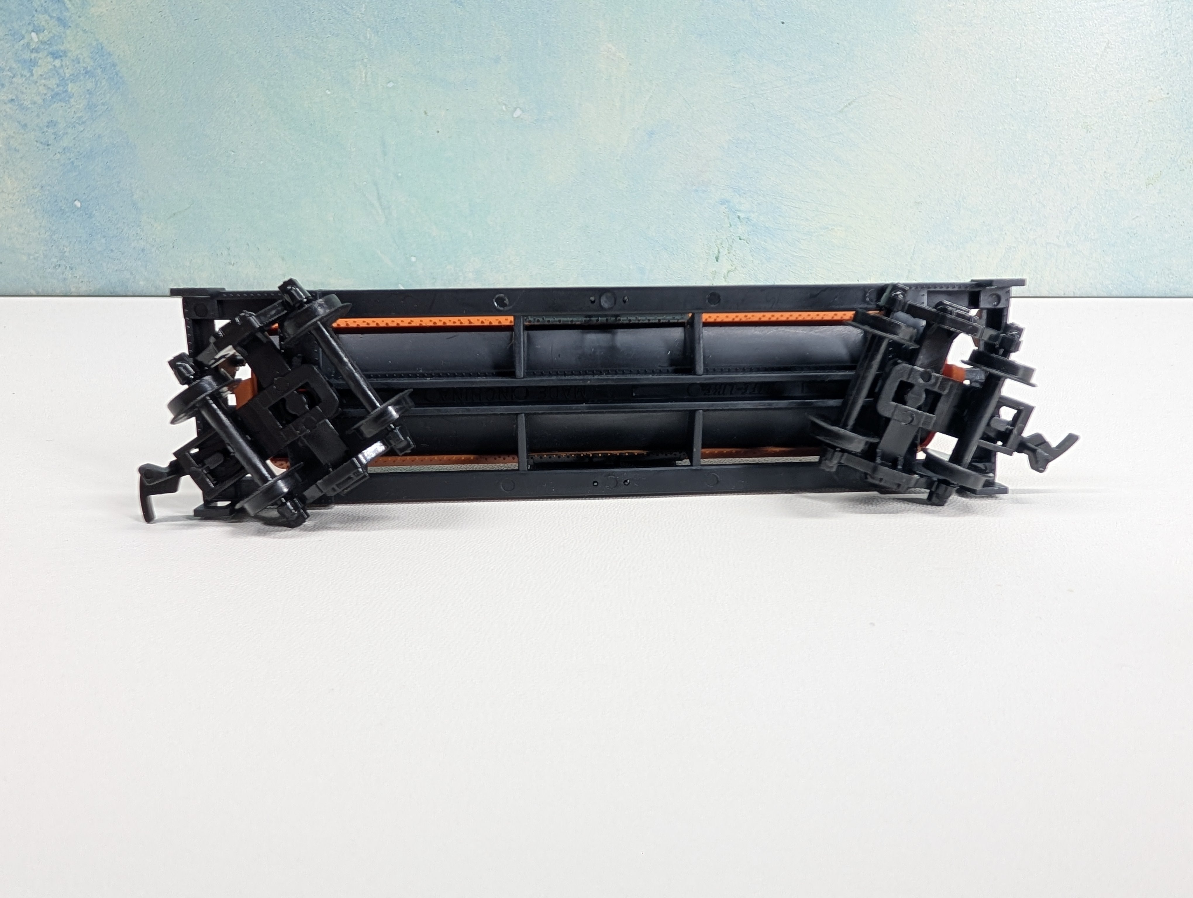 USED Life-Like HO Scale Single Dome Tank Car Hooker Chemicals SHPX #5867