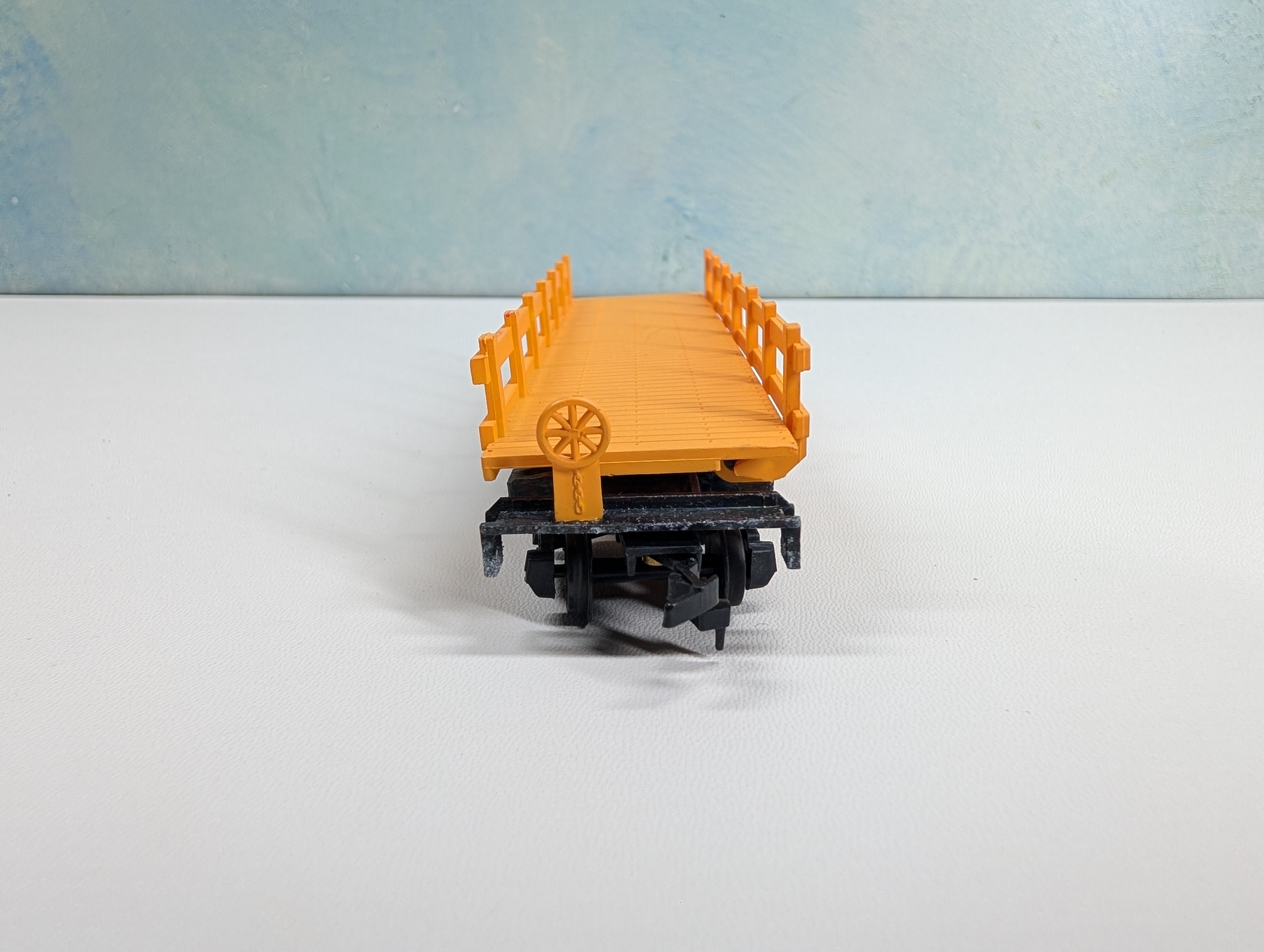 USED Bachmann HO Scale Log Dump Car Ponderosa Lumber Co #1427
