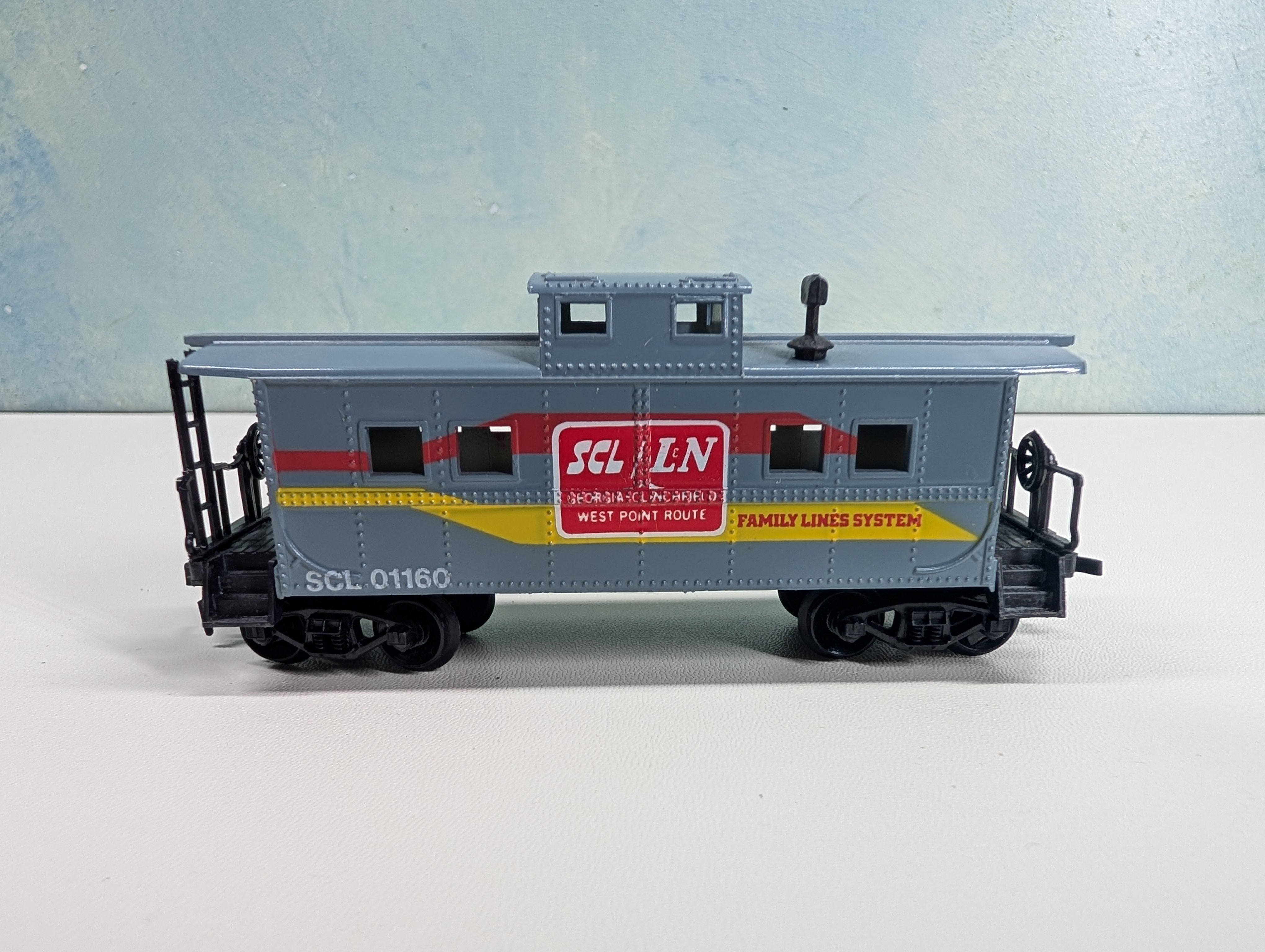 USED HO Scale Caboose Family Lines System SCL #01160 Rare