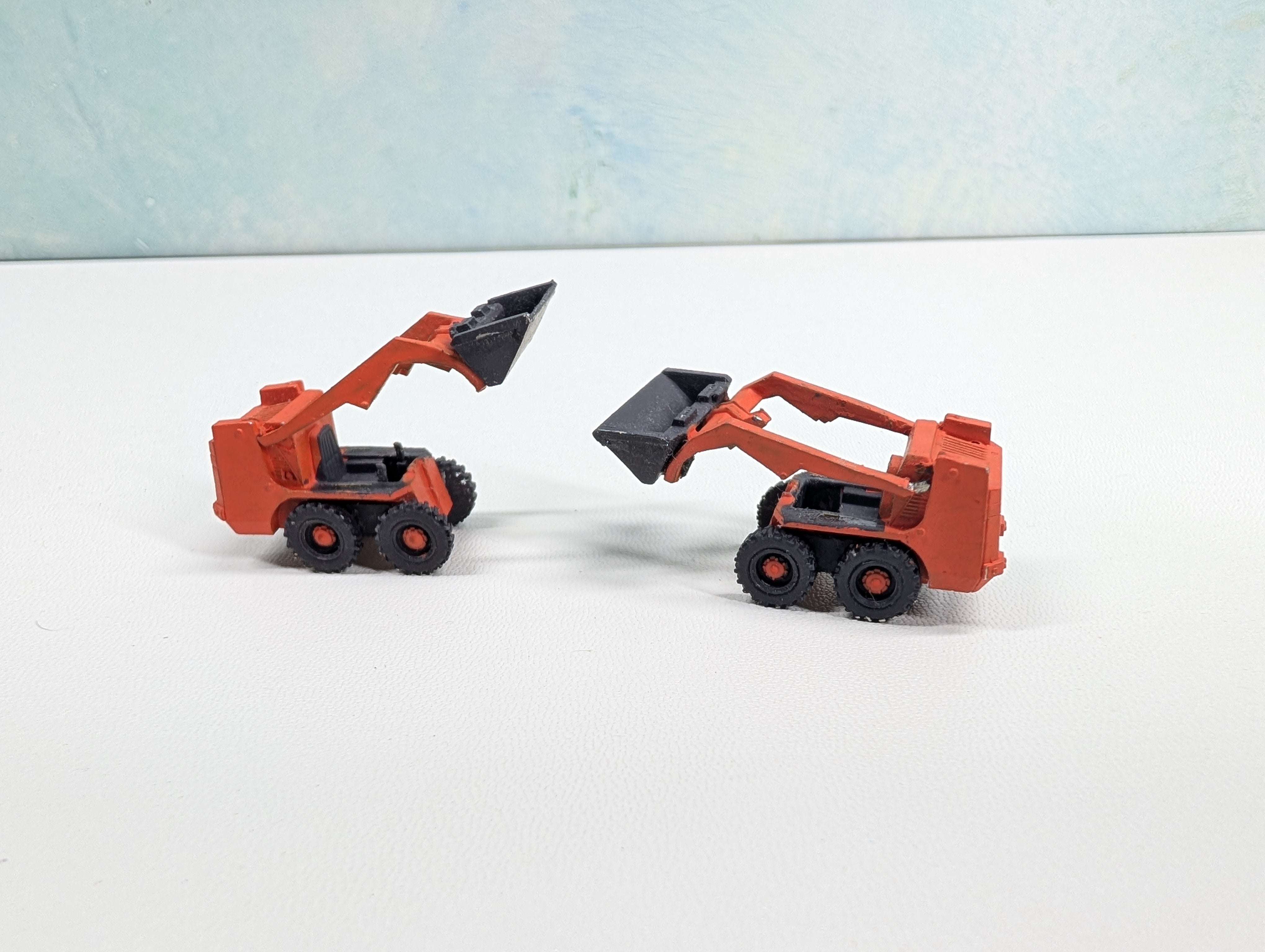 USED GHQ HO Scale Uncovered Skid Loaders (2 pcs)