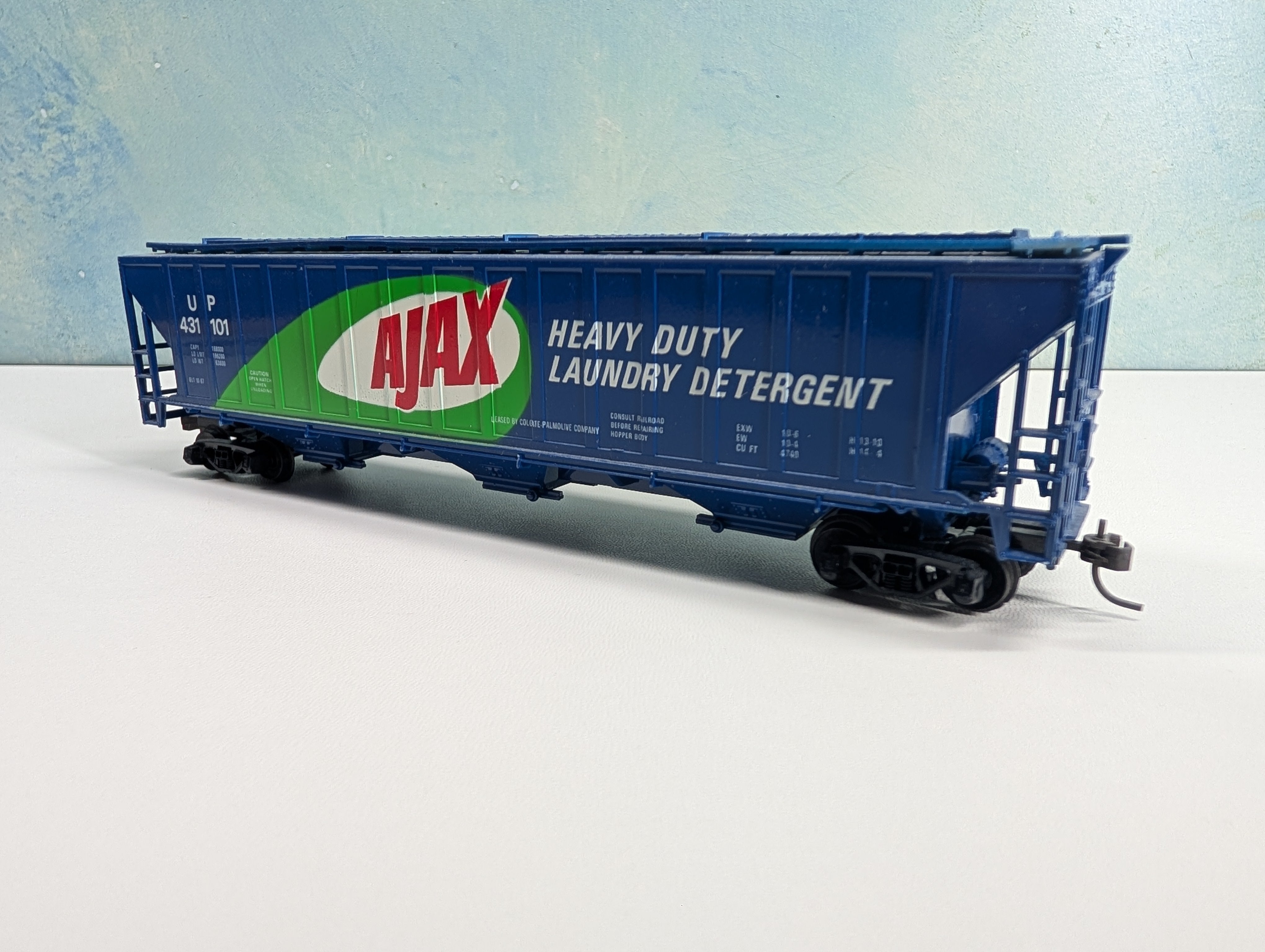 USED Tyco HO Scale Covered Billboard Hopper AJAX UP #431101