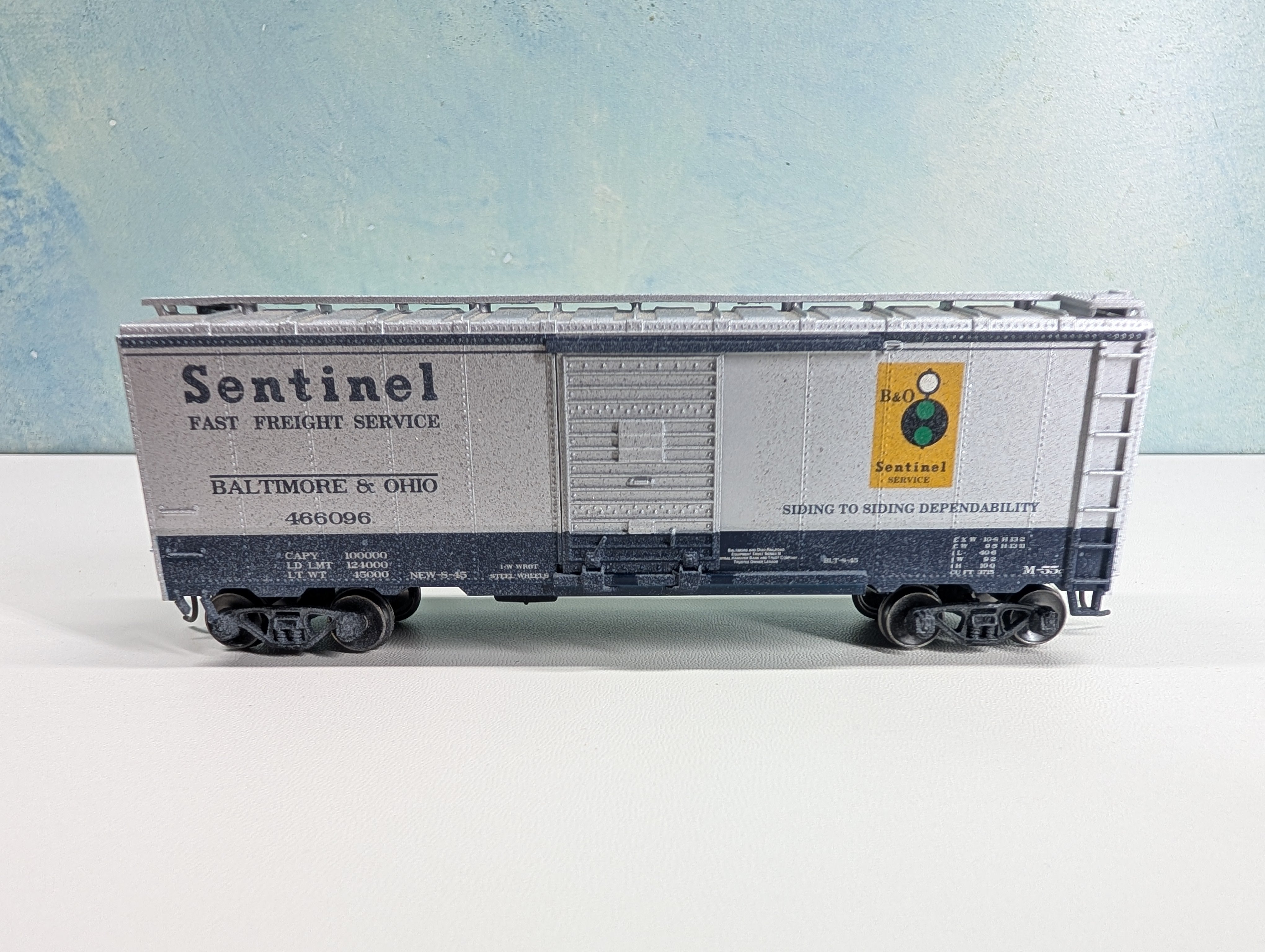 USED Athearn HO Scale 40' Box Car Baltimore and Ohio B&O #466096 Weathered, Metal Wheels