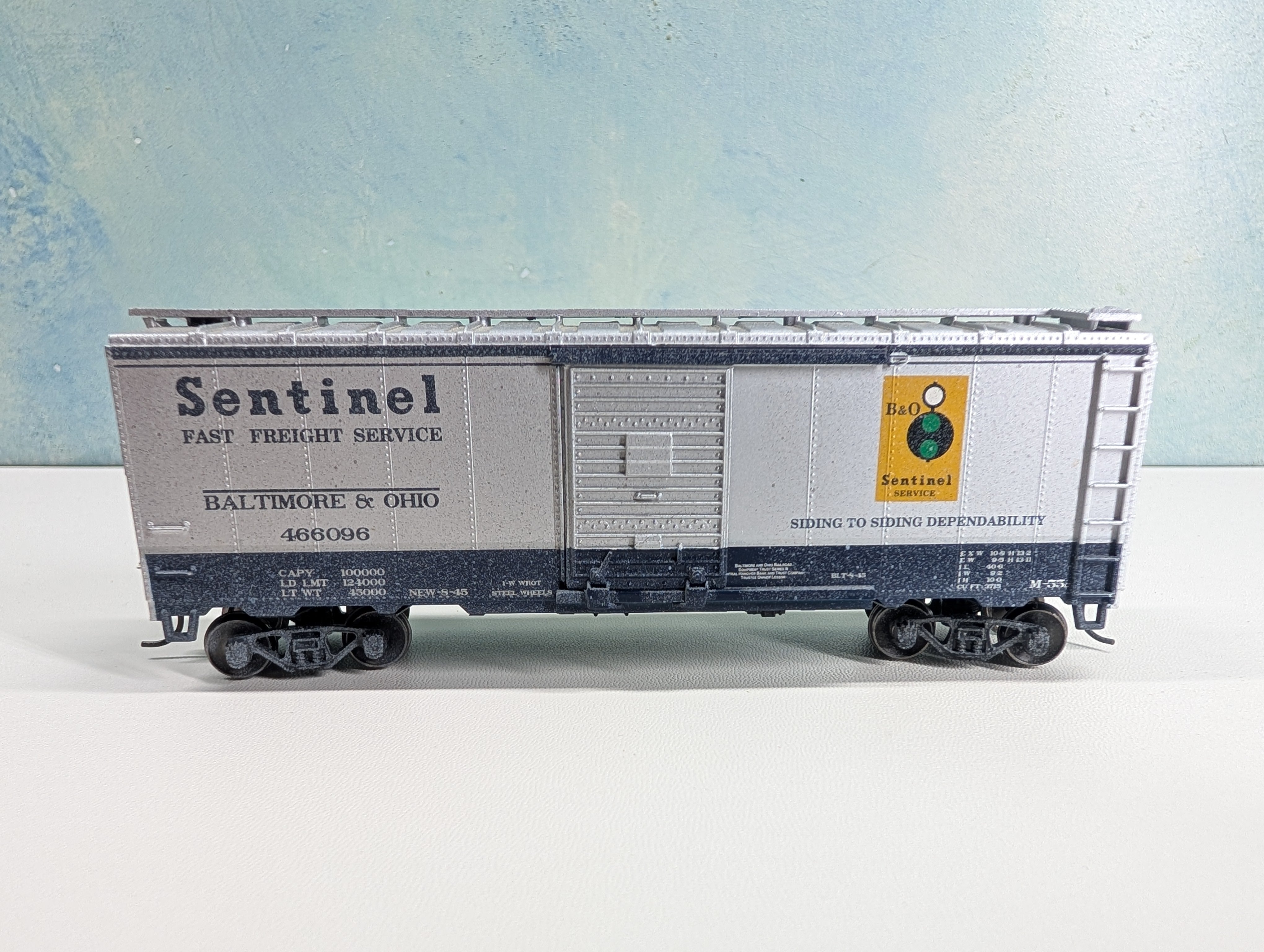 USED Athearn HO Scale 40' Box Car Baltimore and Ohio B&O #466096 Weathered, Metal Wheels