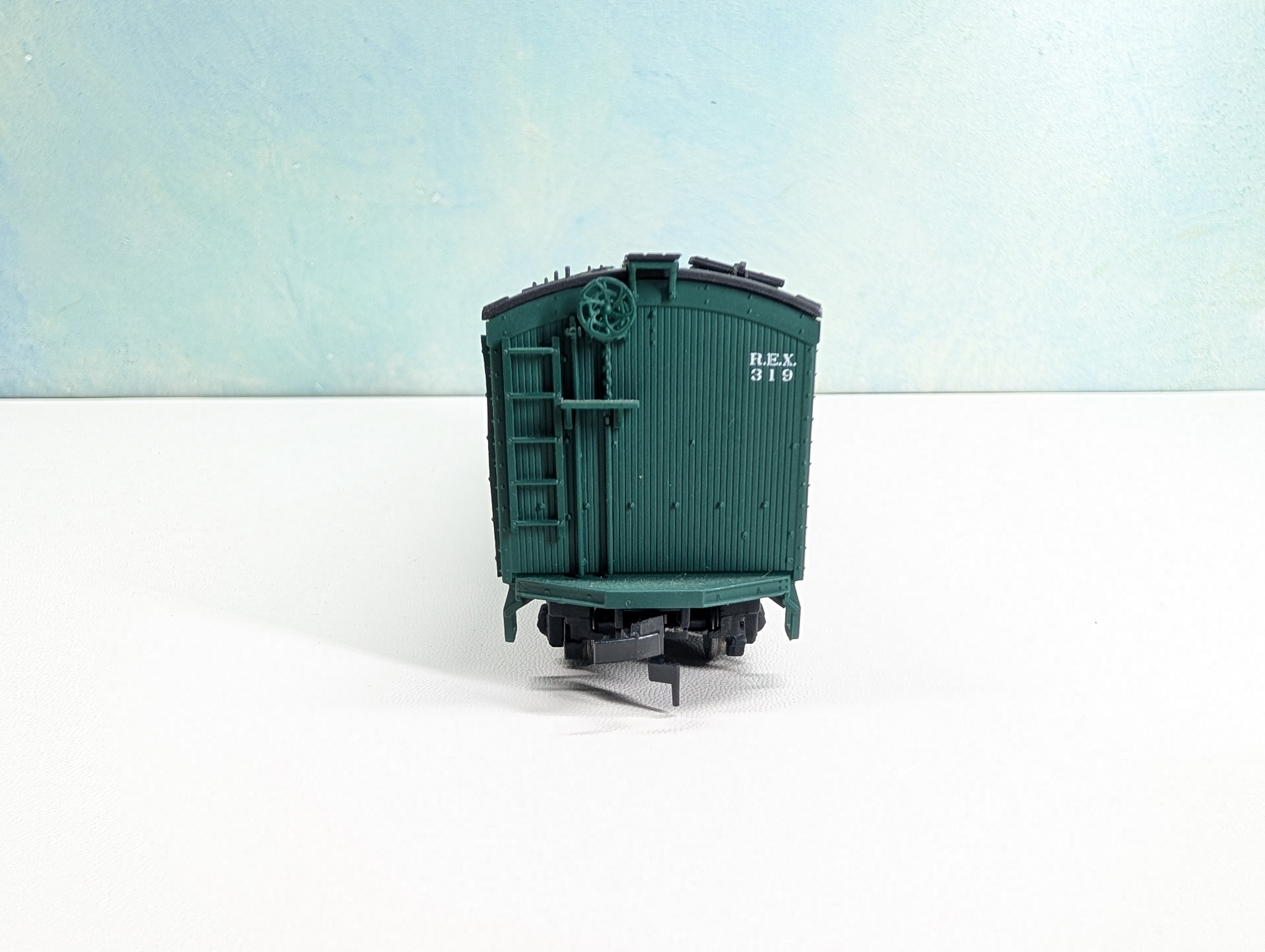 USED Walthers HO Scale Express Reefer Railways Express Agency REX #319 Metal Wheels