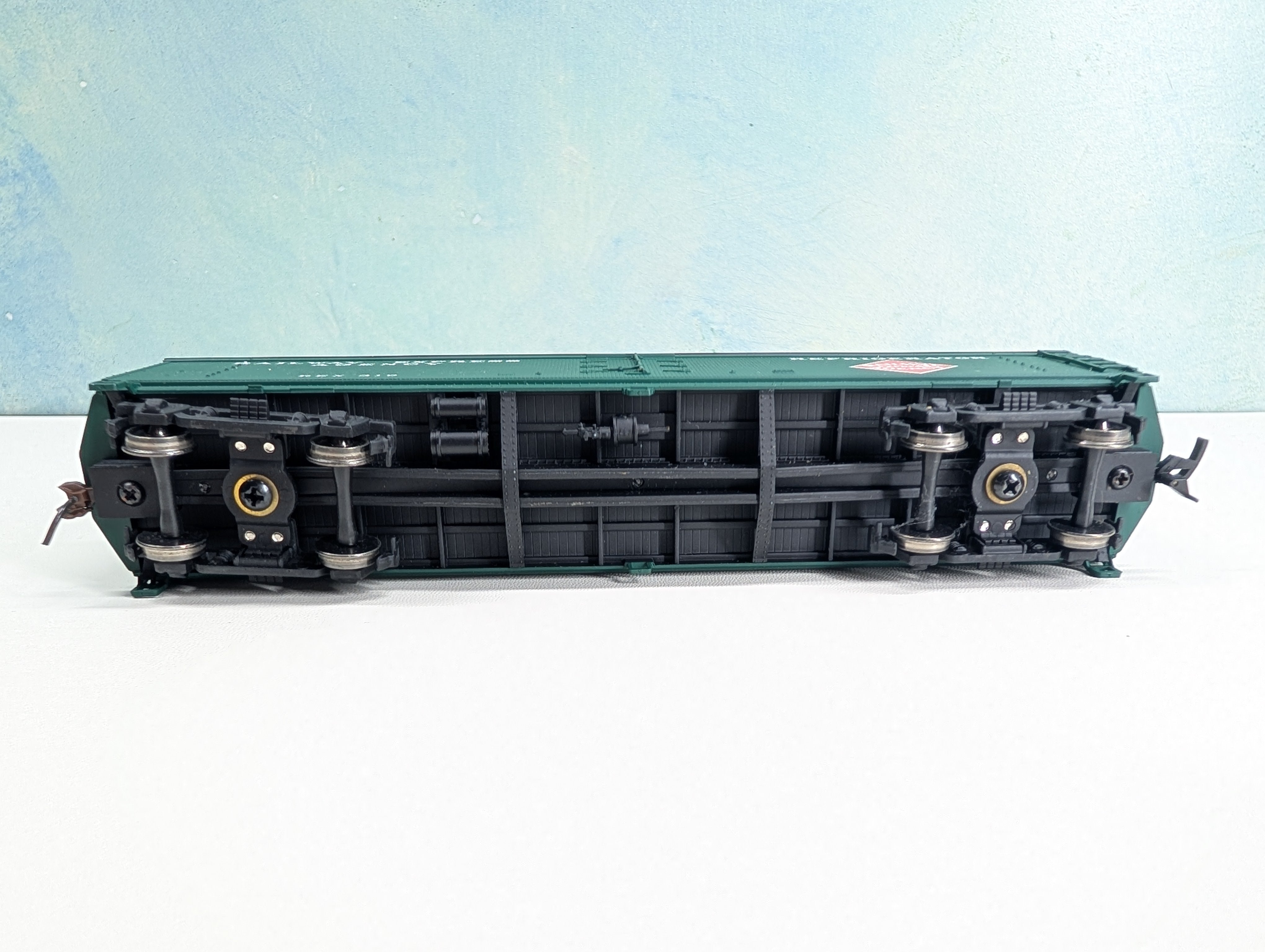 USED Walthers HO Scale Express Reefer Railways Express Agency REX #319 Metal Wheels