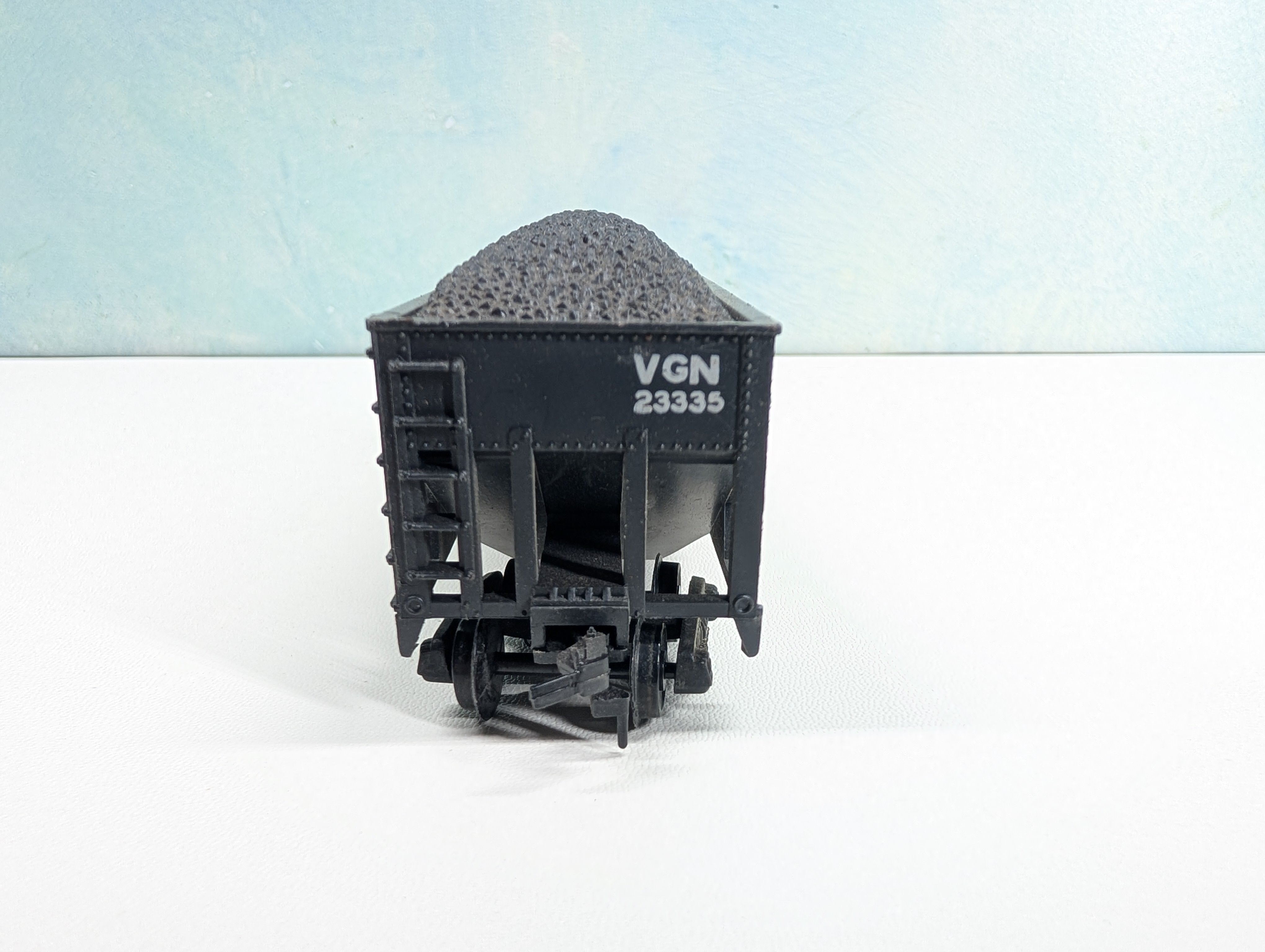 USED Varney HO Scale 2 Bay Hopper w/ Coal Virginian VGN #23335
