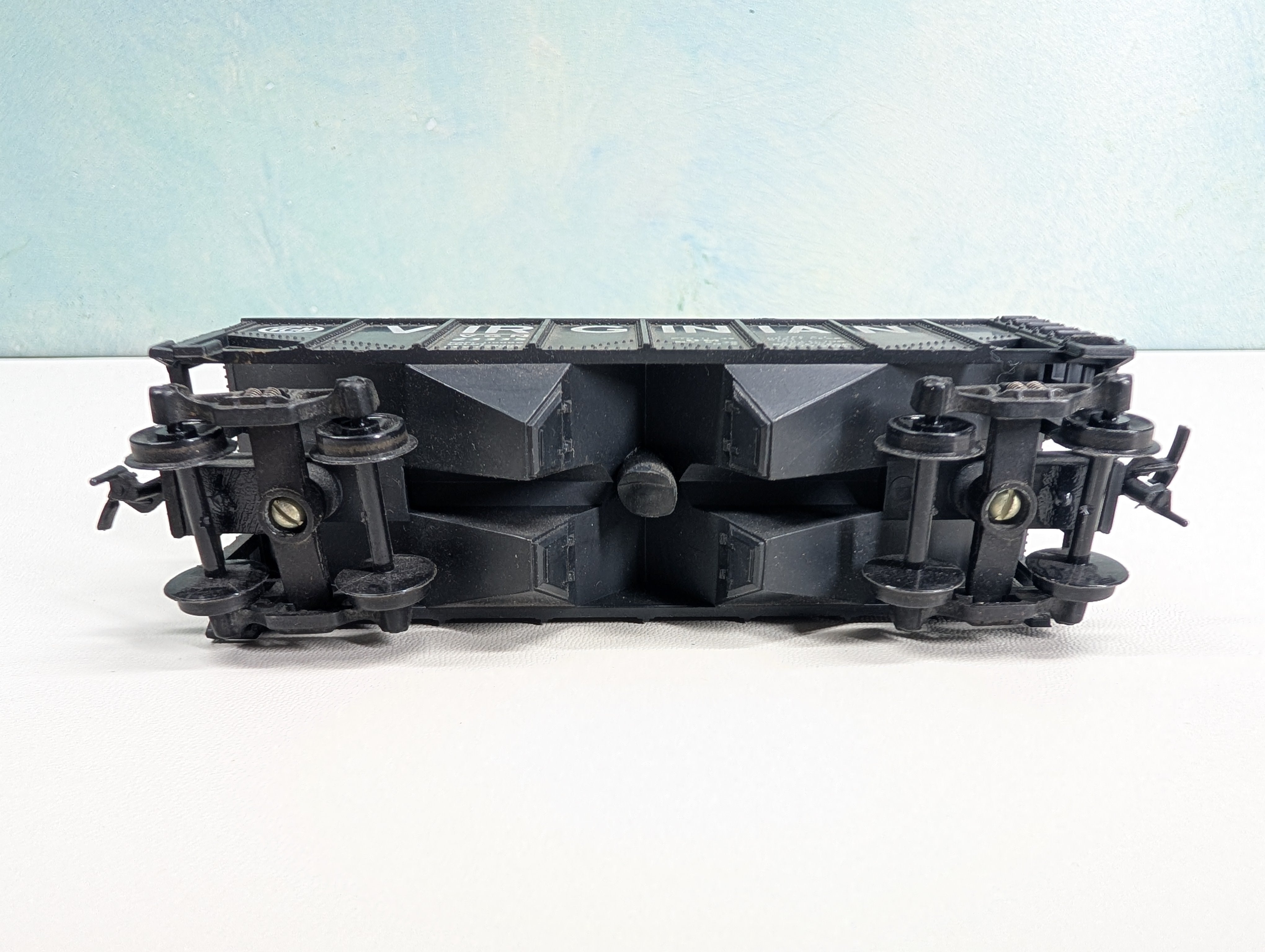 USED Varney HO Scale 2 Bay Hopper w/ Coal Virginian VGN #23335