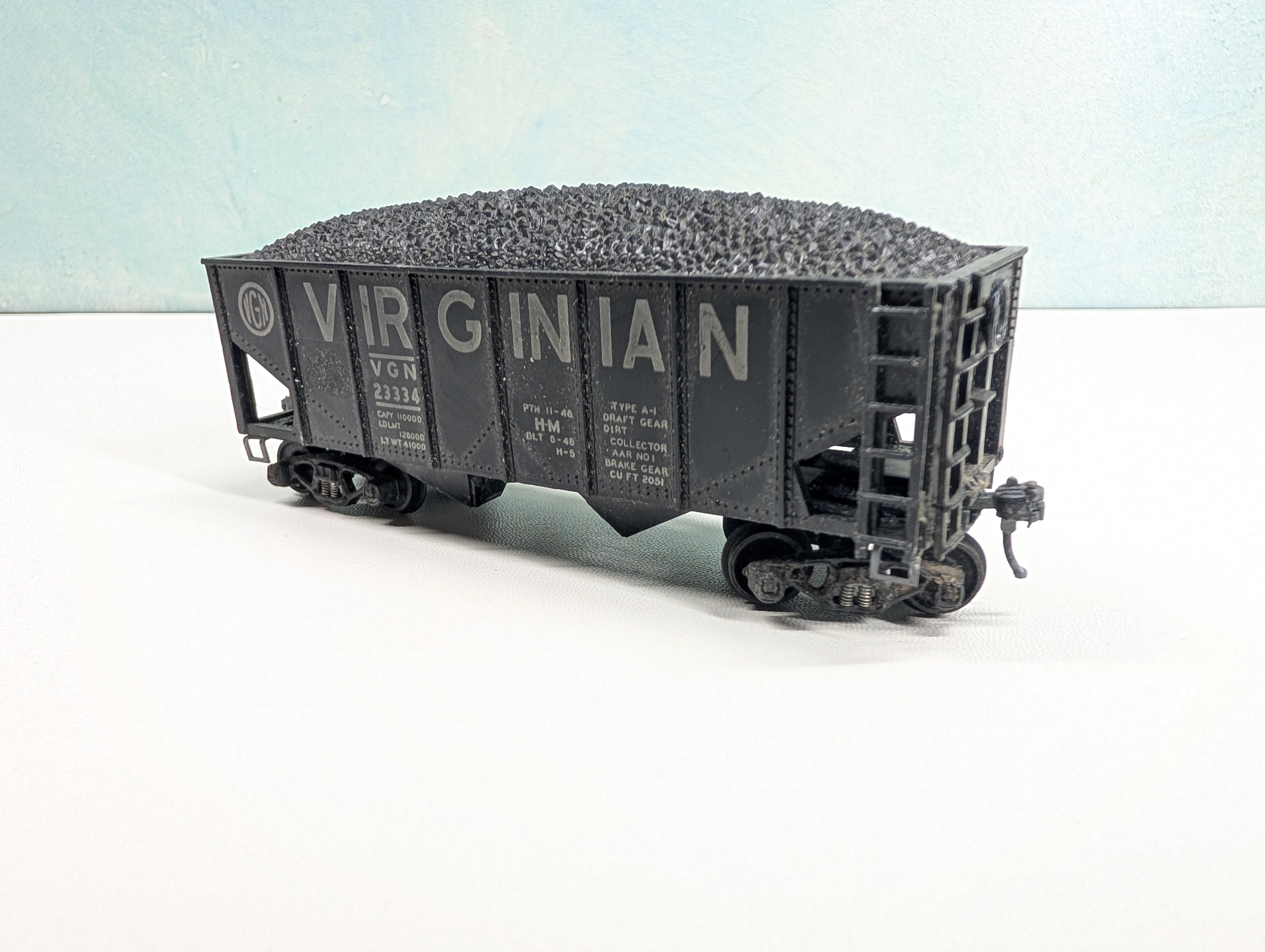USED Varney HO Scale 2 Bay Hopper w/ Coal Virginian VGN #23334