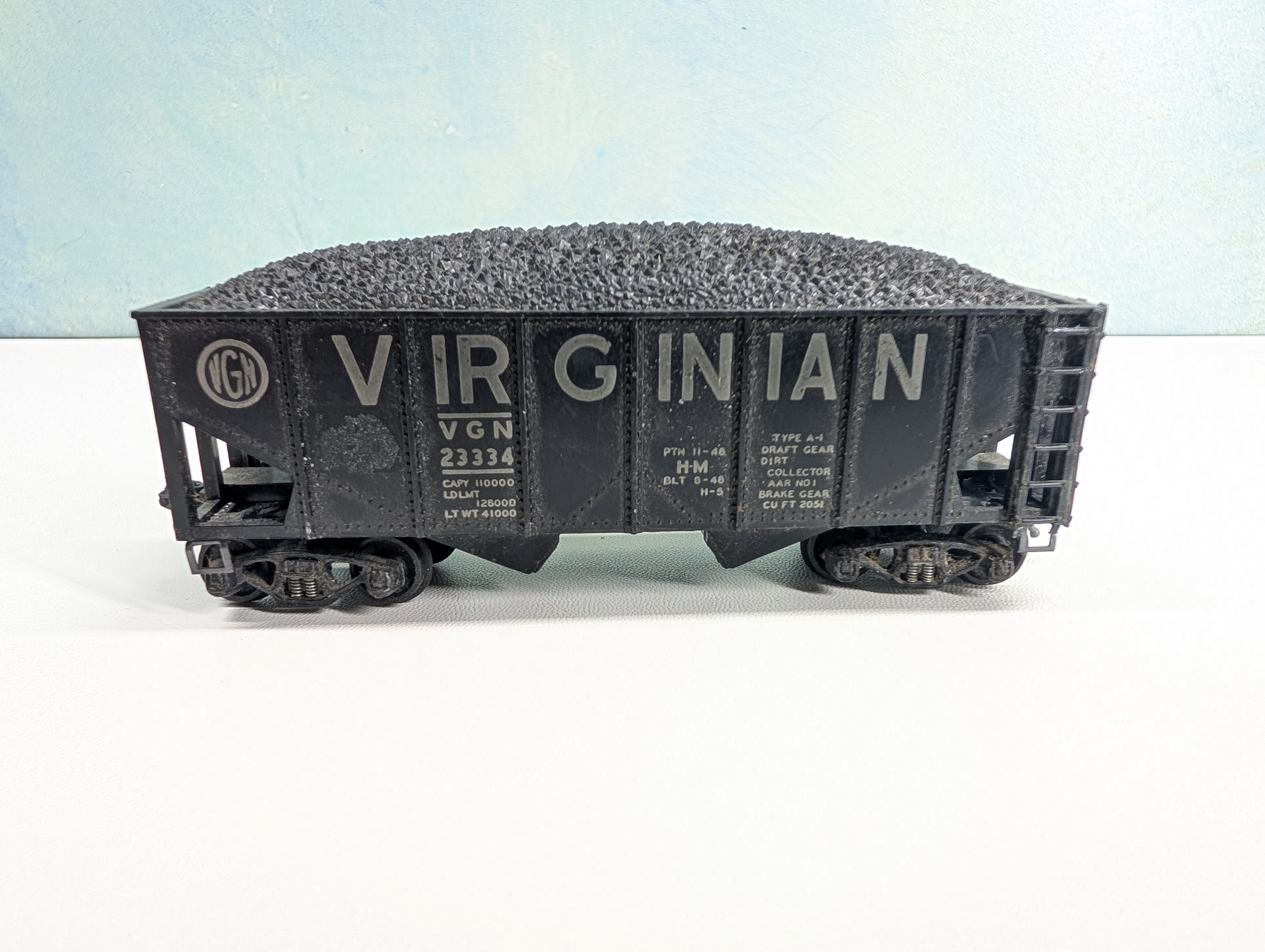USED Varney HO Scale 2 Bay Hopper w/ Coal Virginian VGN #23334