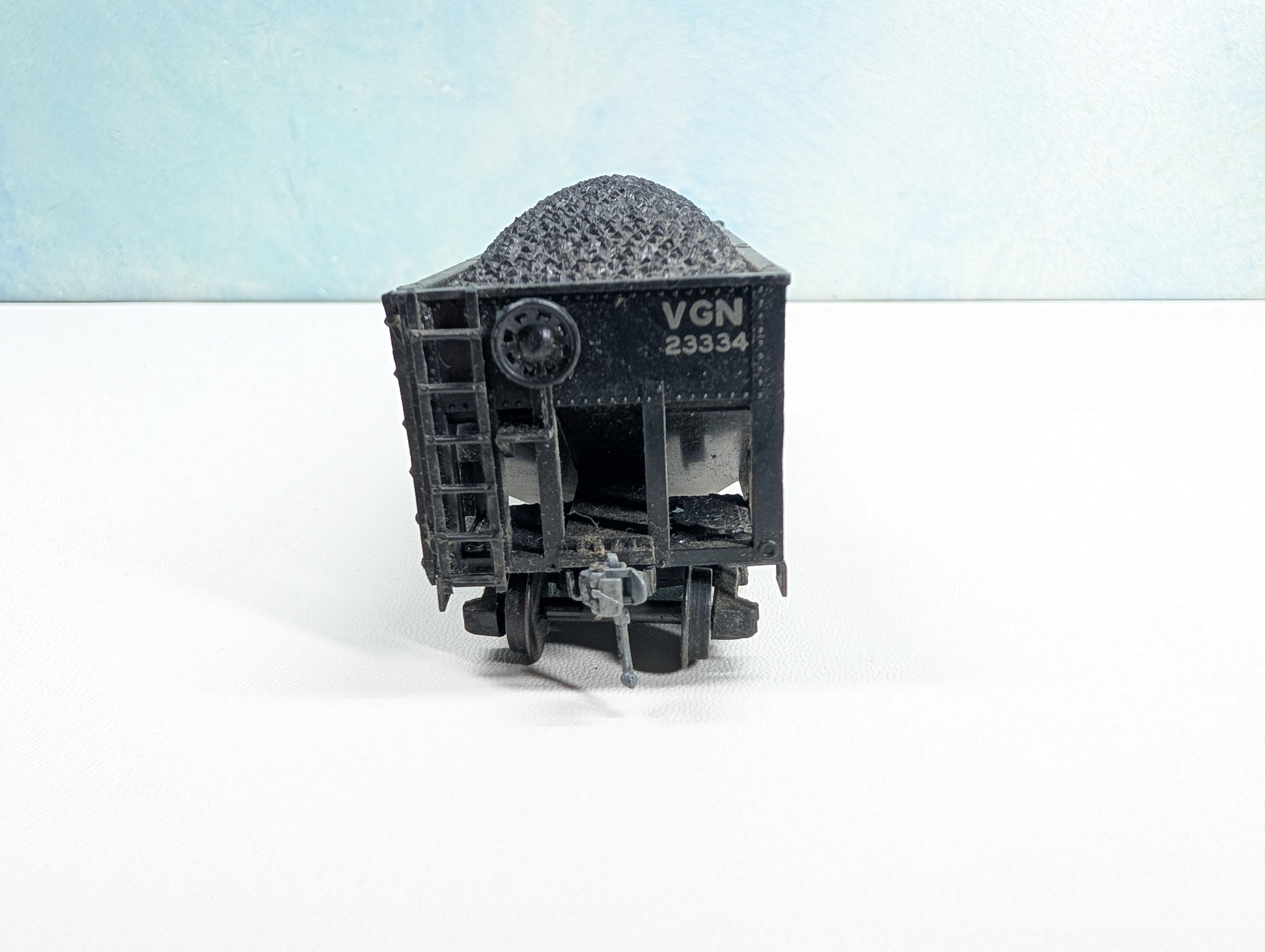 USED Varney HO Scale 2 Bay Hopper w/ Coal Virginian VGN #23334