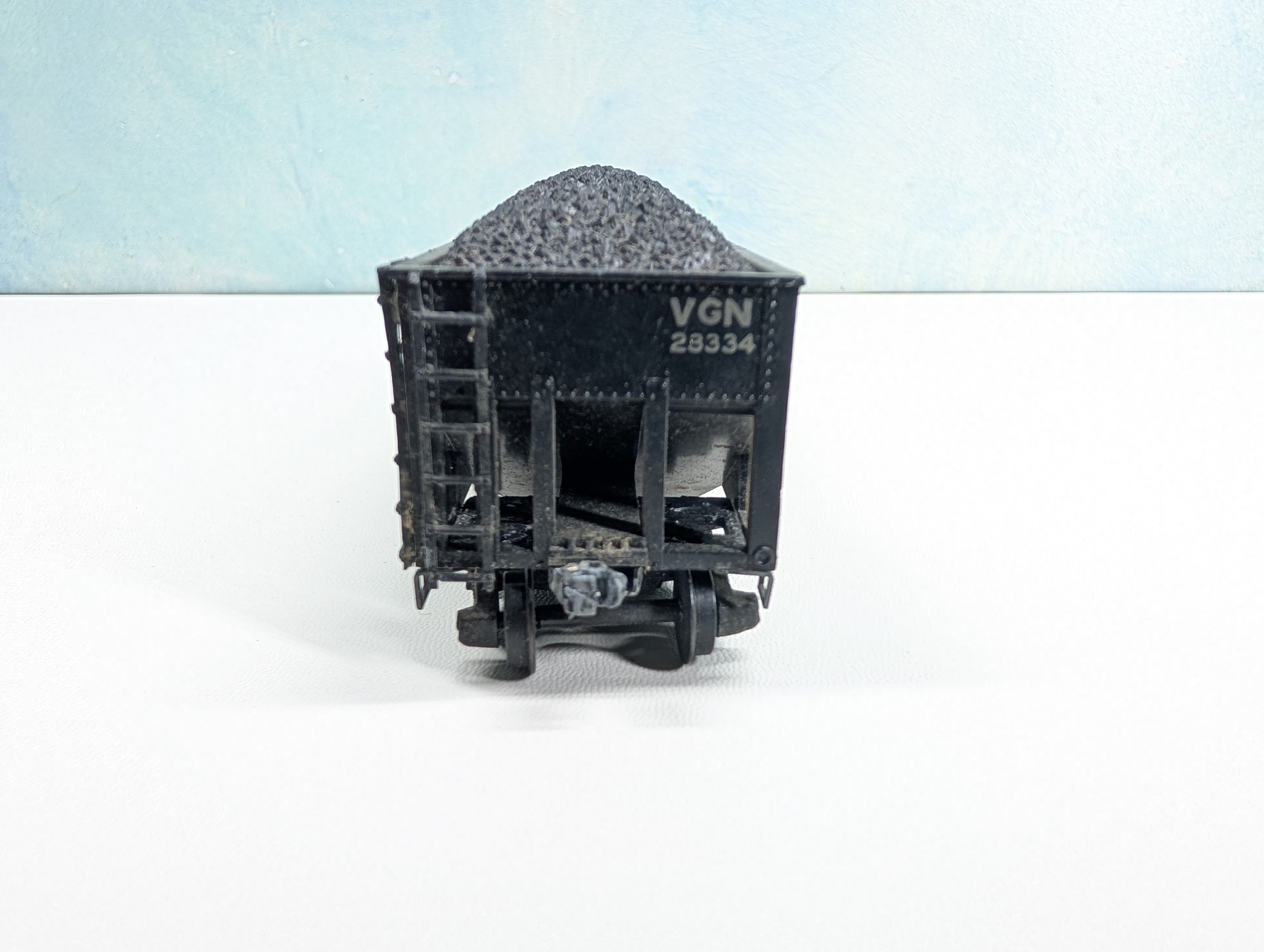 USED Varney HO Scale 2 Bay Hopper w/ Coal Virginian VGN #23334