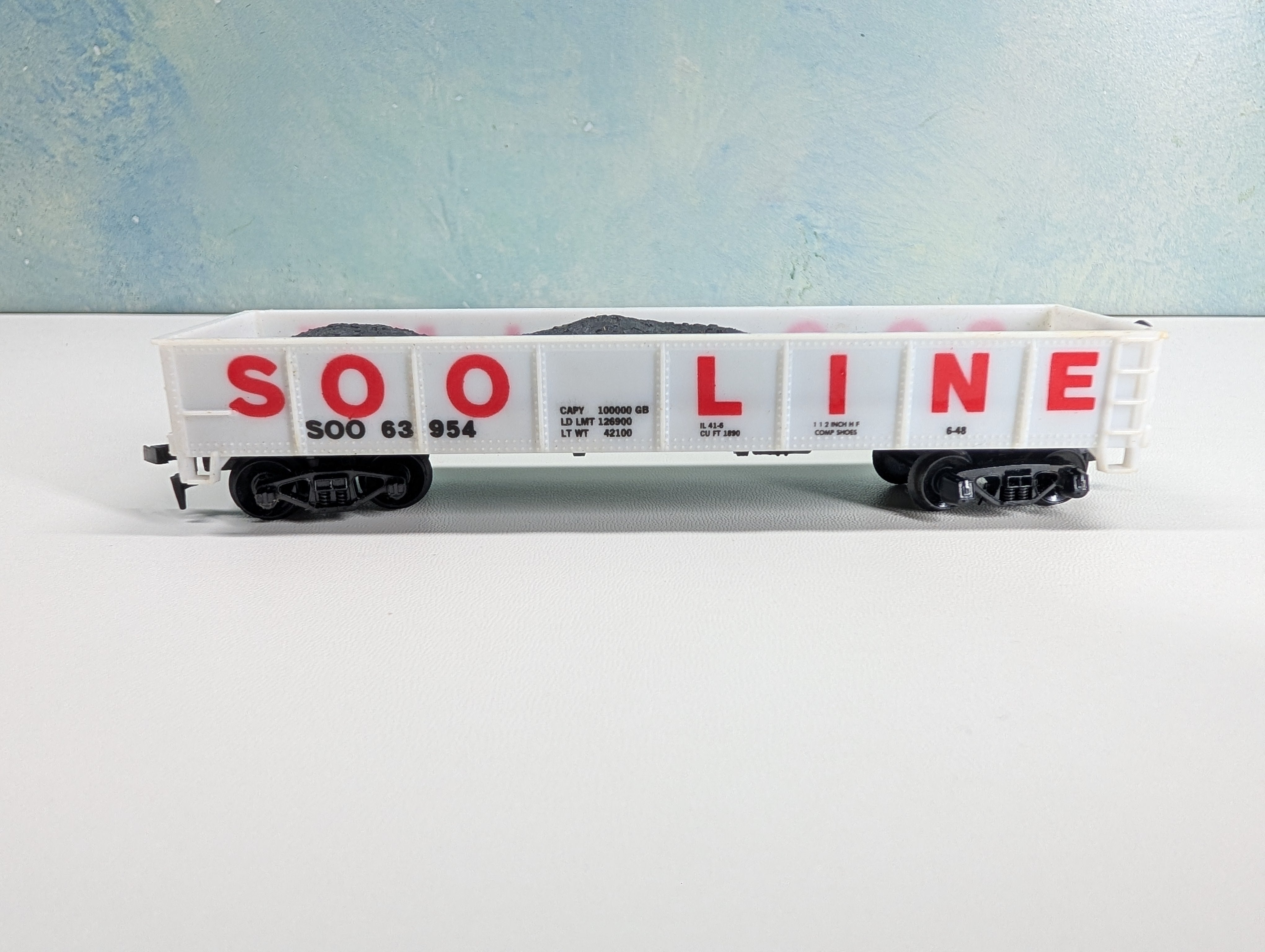USED Life-Like HO Scale Gondola w/ Load SOO Line #63954