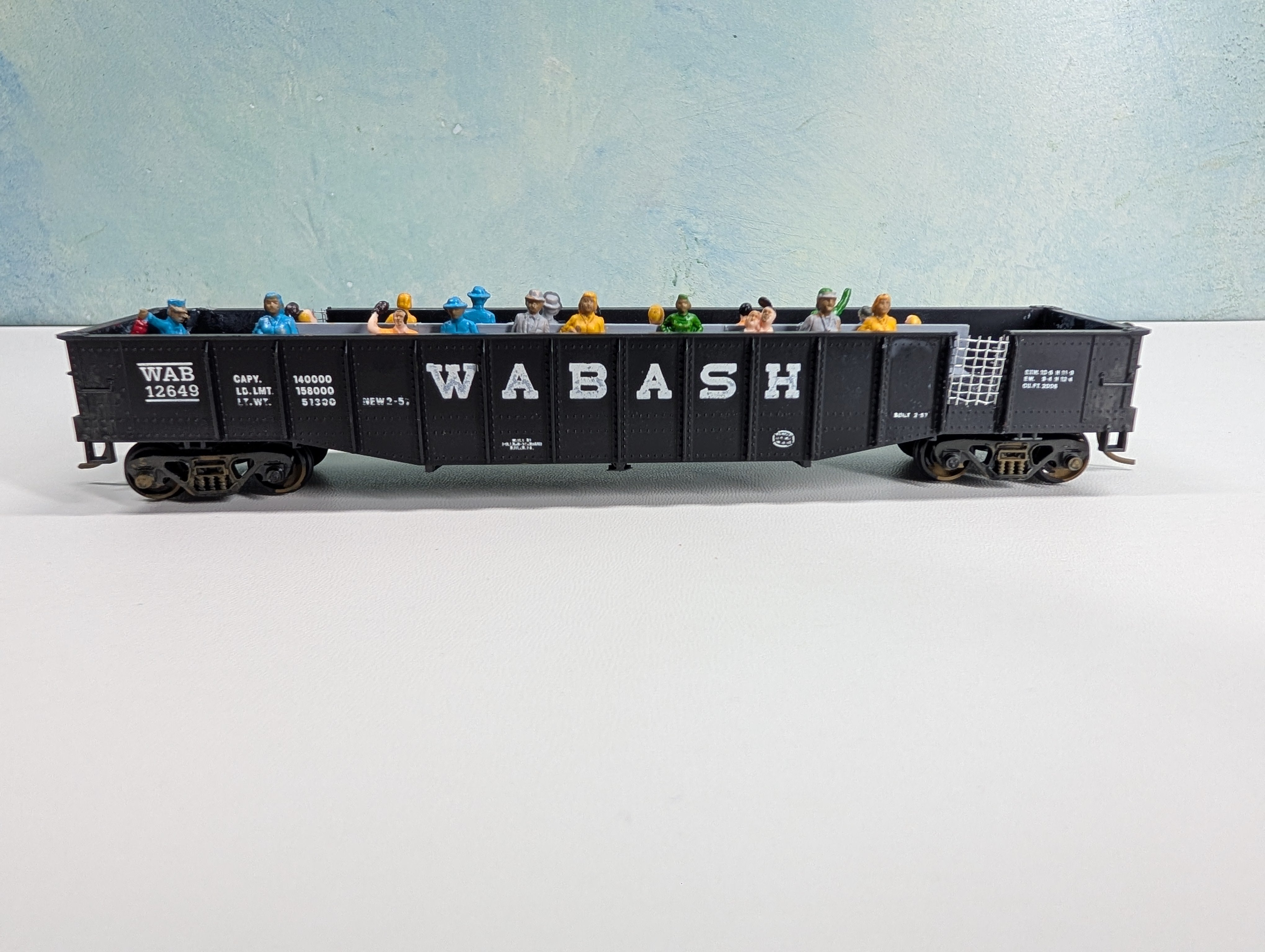 USED Athearn HO Scale Custom 50' Excursion Gondola w/ Passengers Wabash WAB #12649