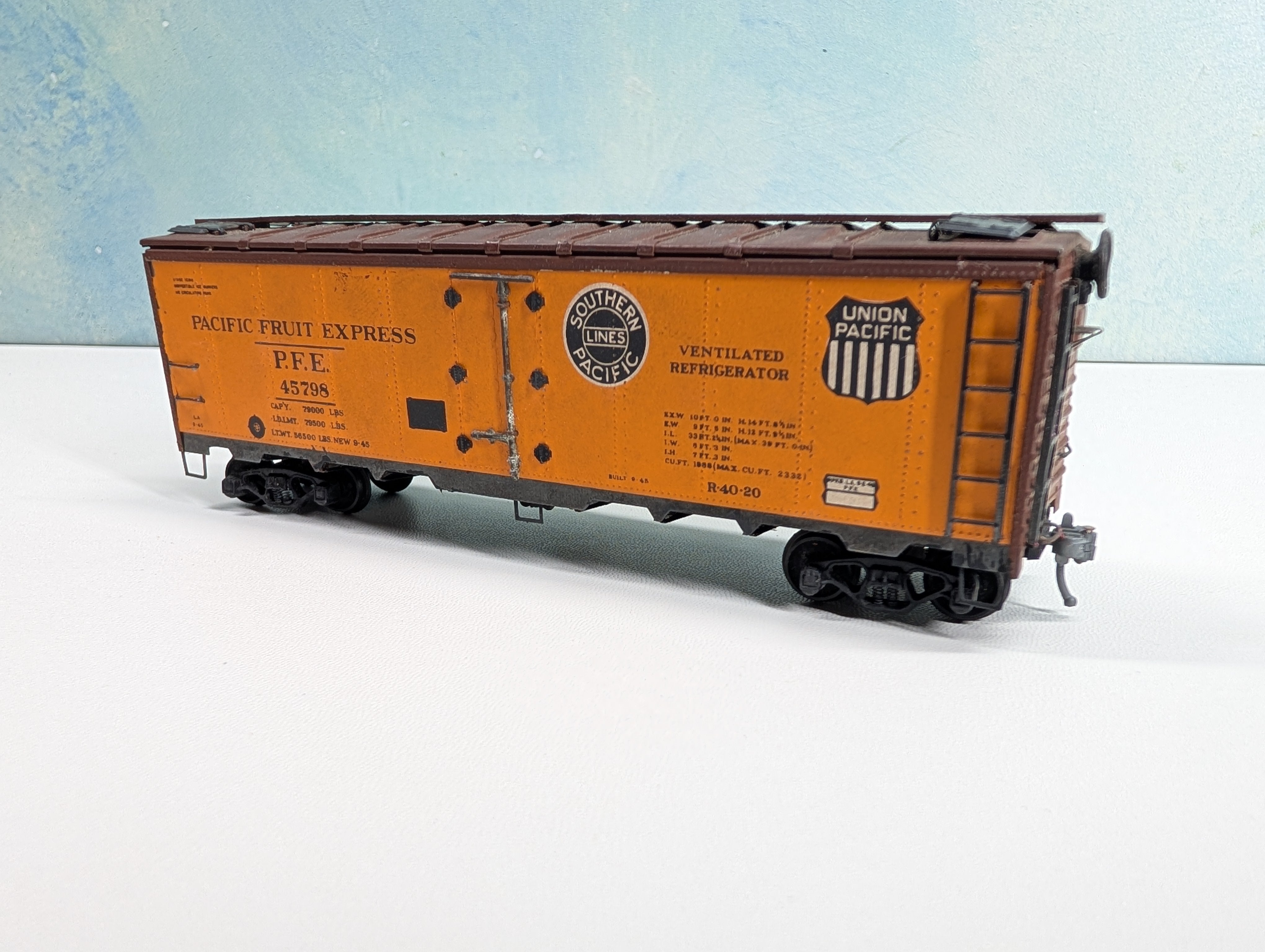 USED HO Scale Reefer, Metal Pacific Fruit Express PFE #45798