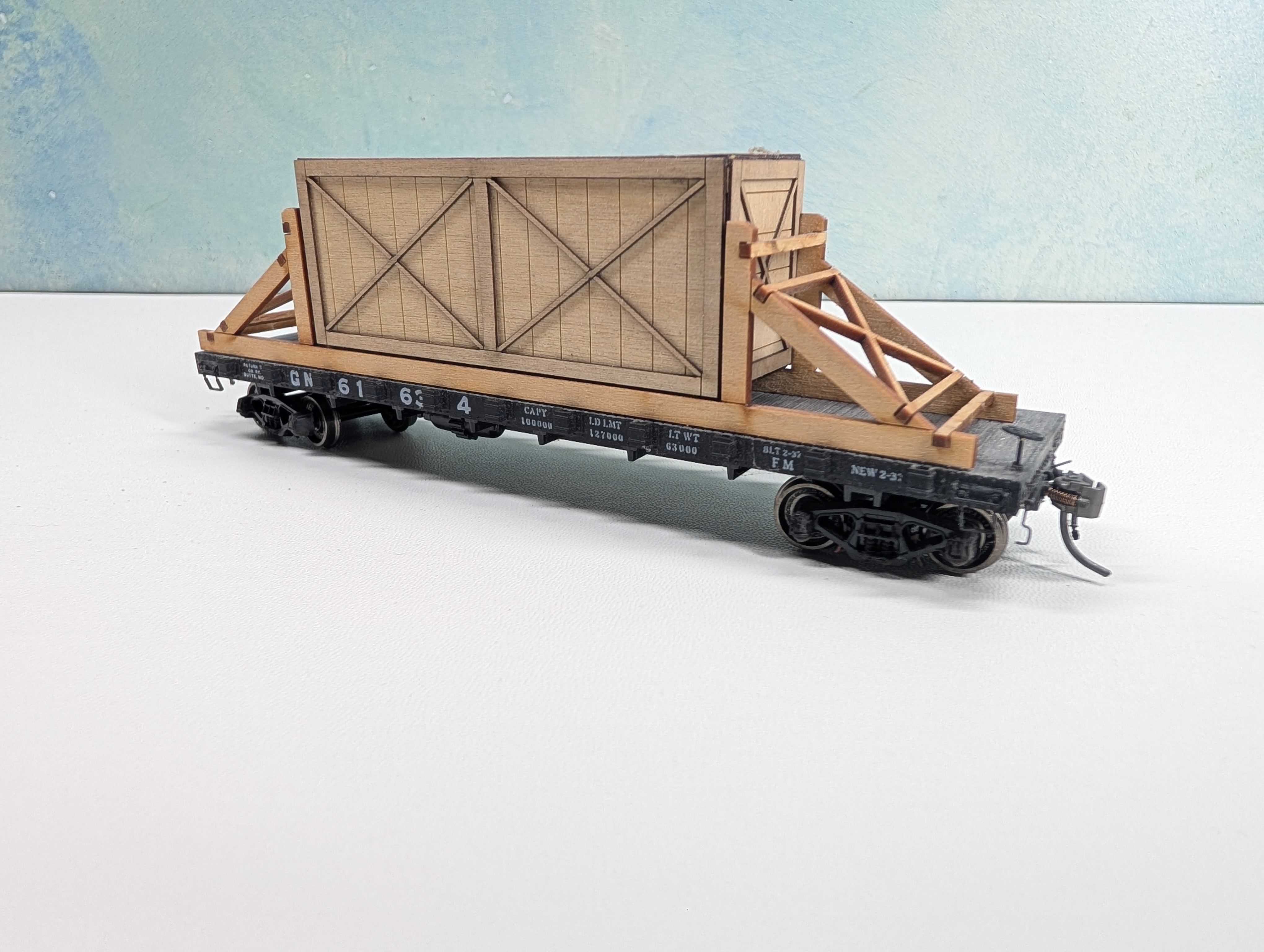 USED HO Scale 42' Flat Car w/ Load Great Northern GN #61634 Metal Wheels