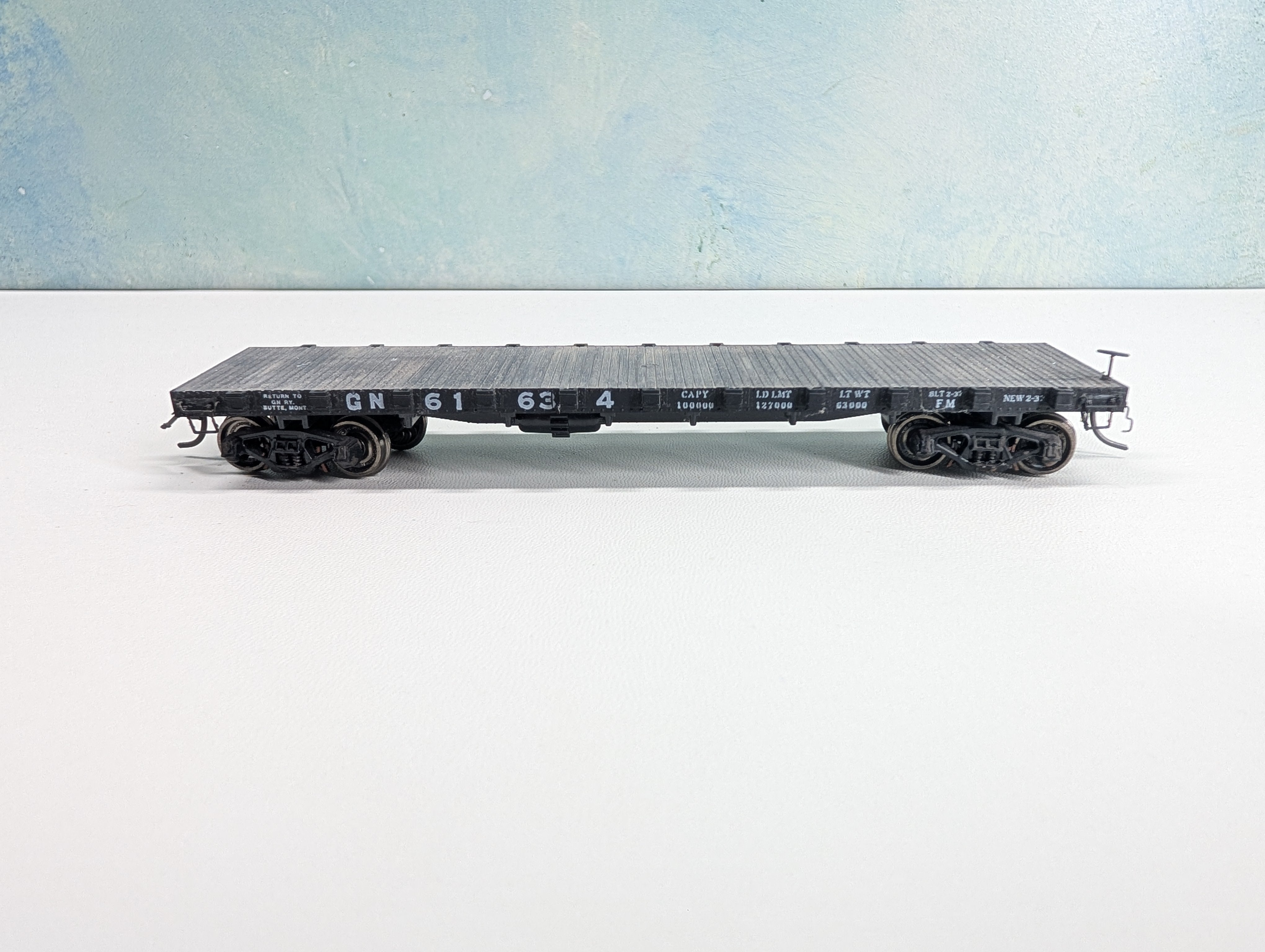 USED HO Scale 42' Flat Car w/ Load Great Northern GN #61634 Metal Wheels
