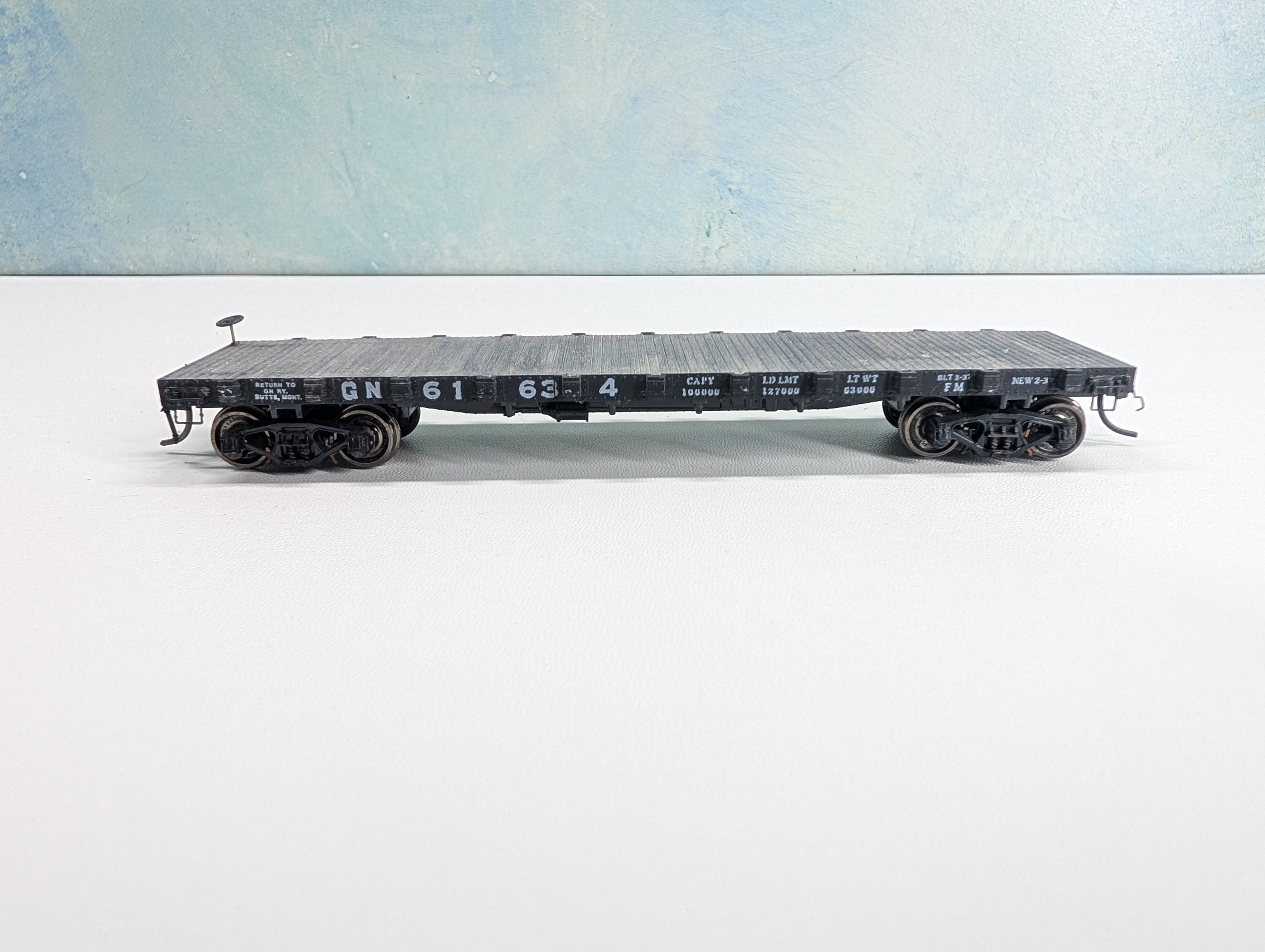 USED HO Scale 42' Flat Car w/ Load Great Northern GN #61634 Metal Wheels