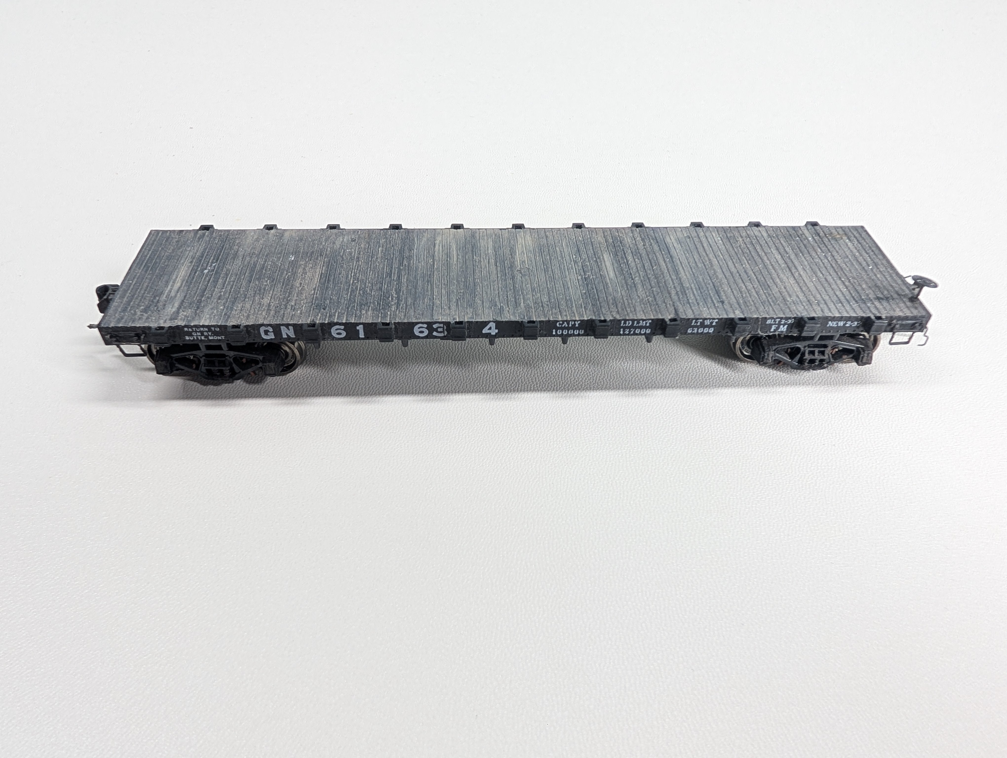 USED HO Scale 42' Flat Car w/ Load Great Northern GN #61634 Metal Wheels