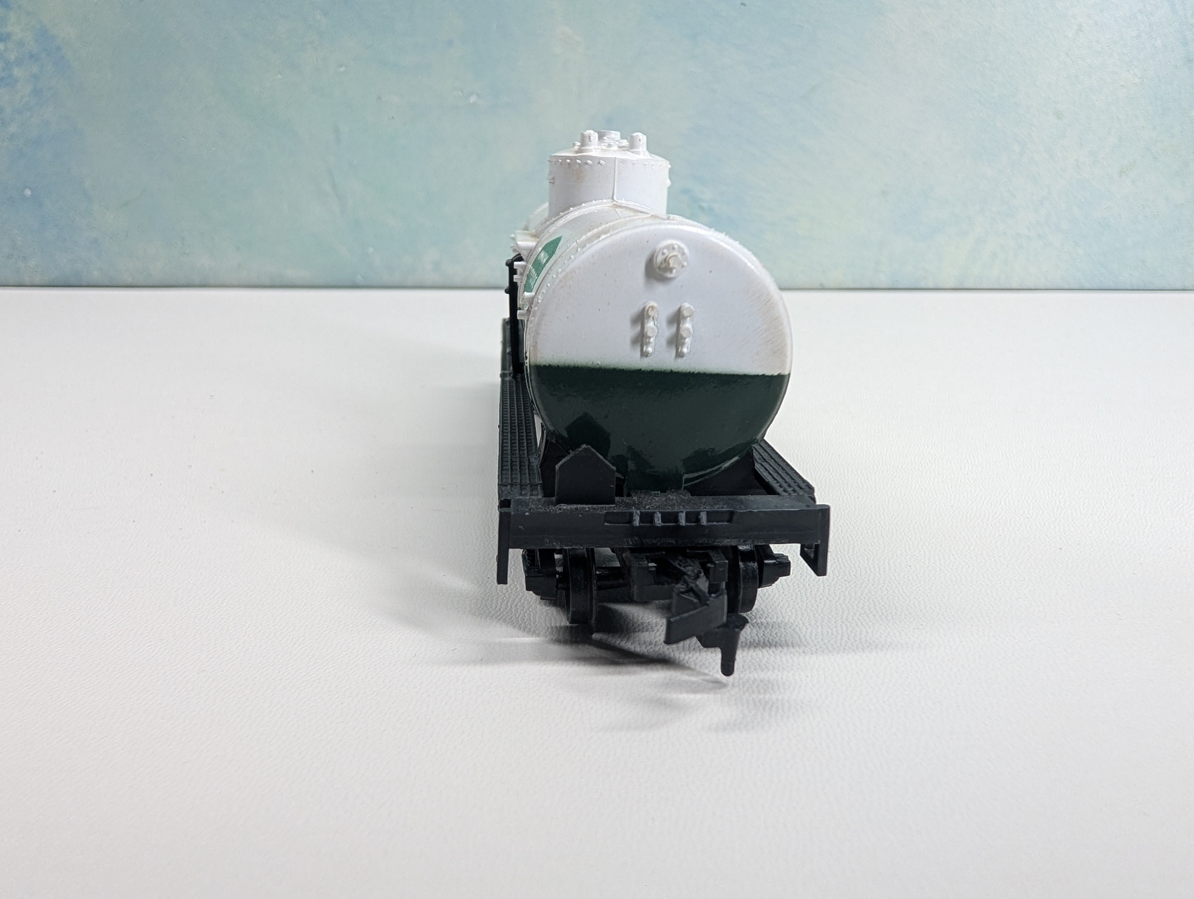 USED Life-Like HO Scale Single Dome Tank Car Union Carbide CCBX #501