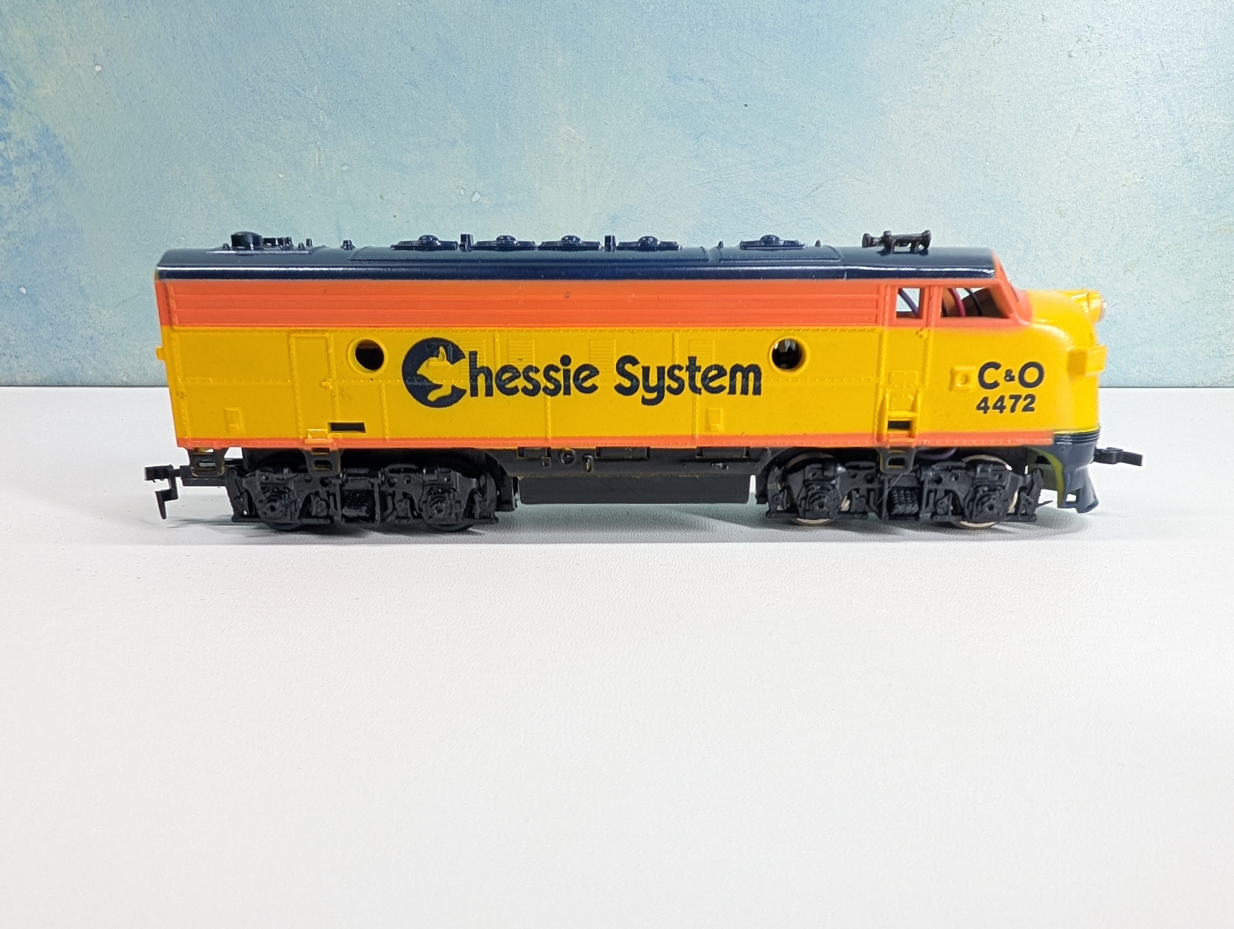 USED Life-Like HO Scale Diesel Locomotive Chessie System C&O #4472 Parts/Repairs