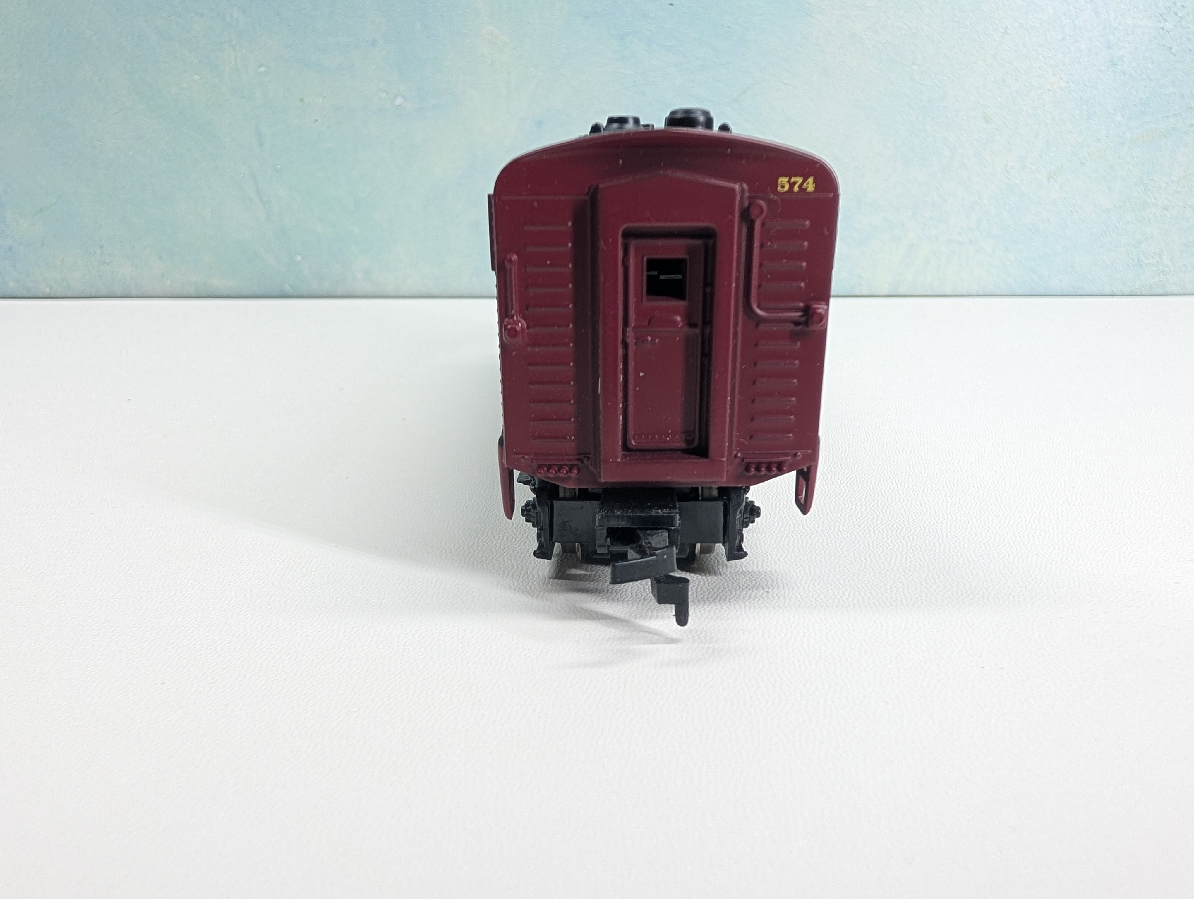 USED Mantua #423-027 HO Scale F-7A Diesel Locomotive w/ Flywheel Lehigh Valley LV #574 Runs Great!