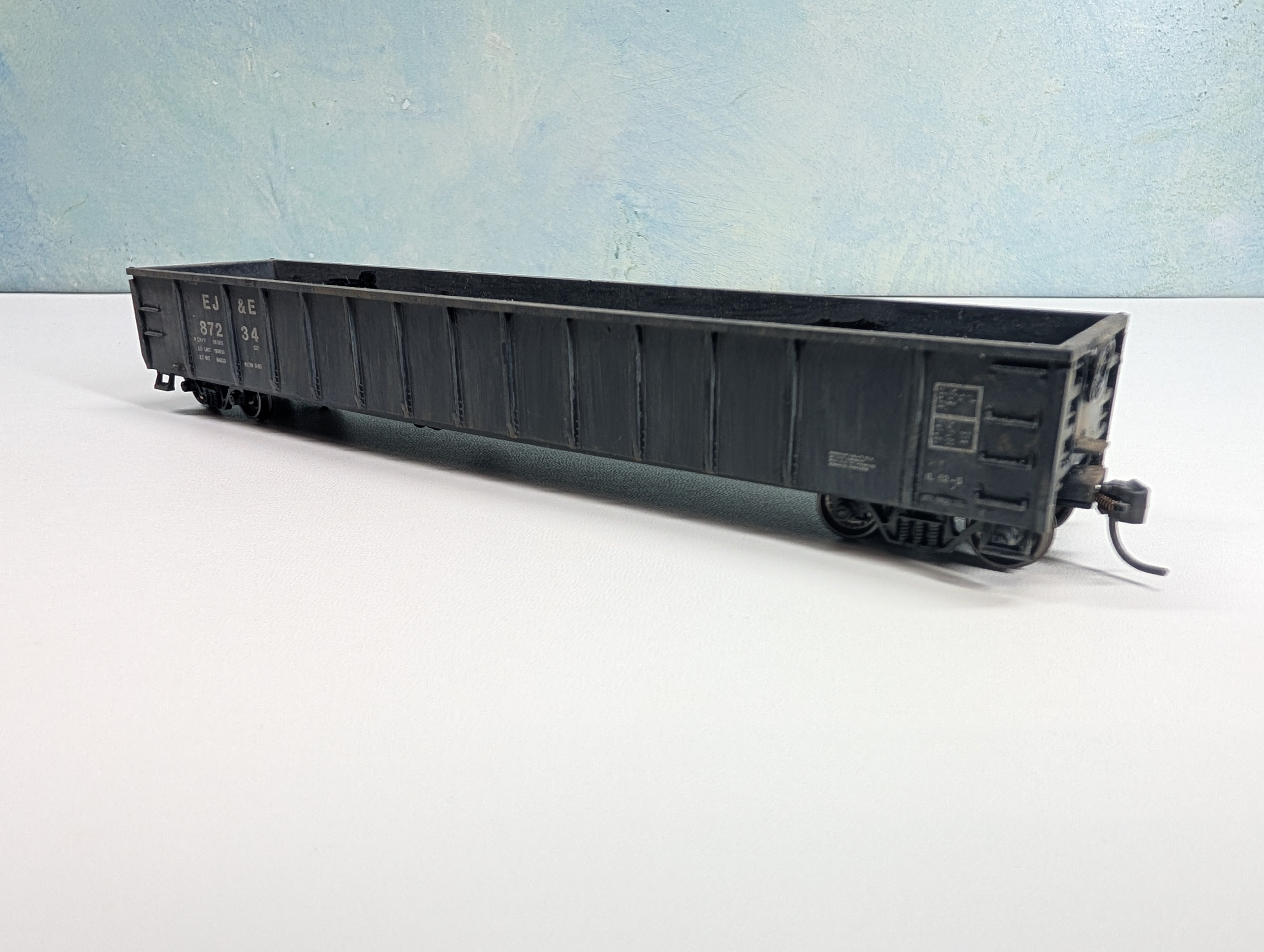 USED Roundhouse HO Scale Weathered 52' Gondola Elgin Joliet & Eastern EJ&E #87234 Metal Wheels
