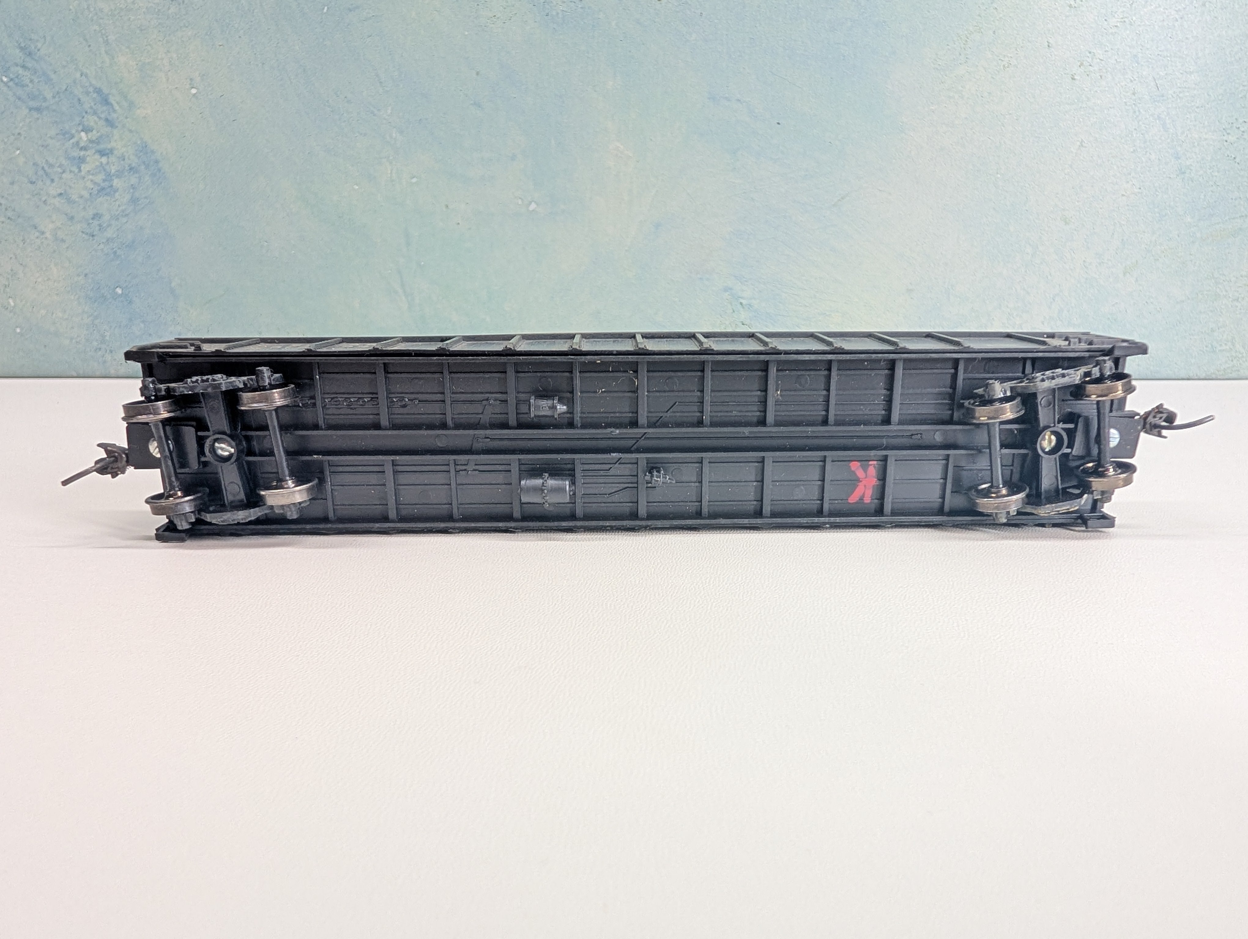 USED Roundhouse HO Scale Weathered 52' Gondola Elgin Joliet & Eastern EJ&E #87234 Metal Wheels