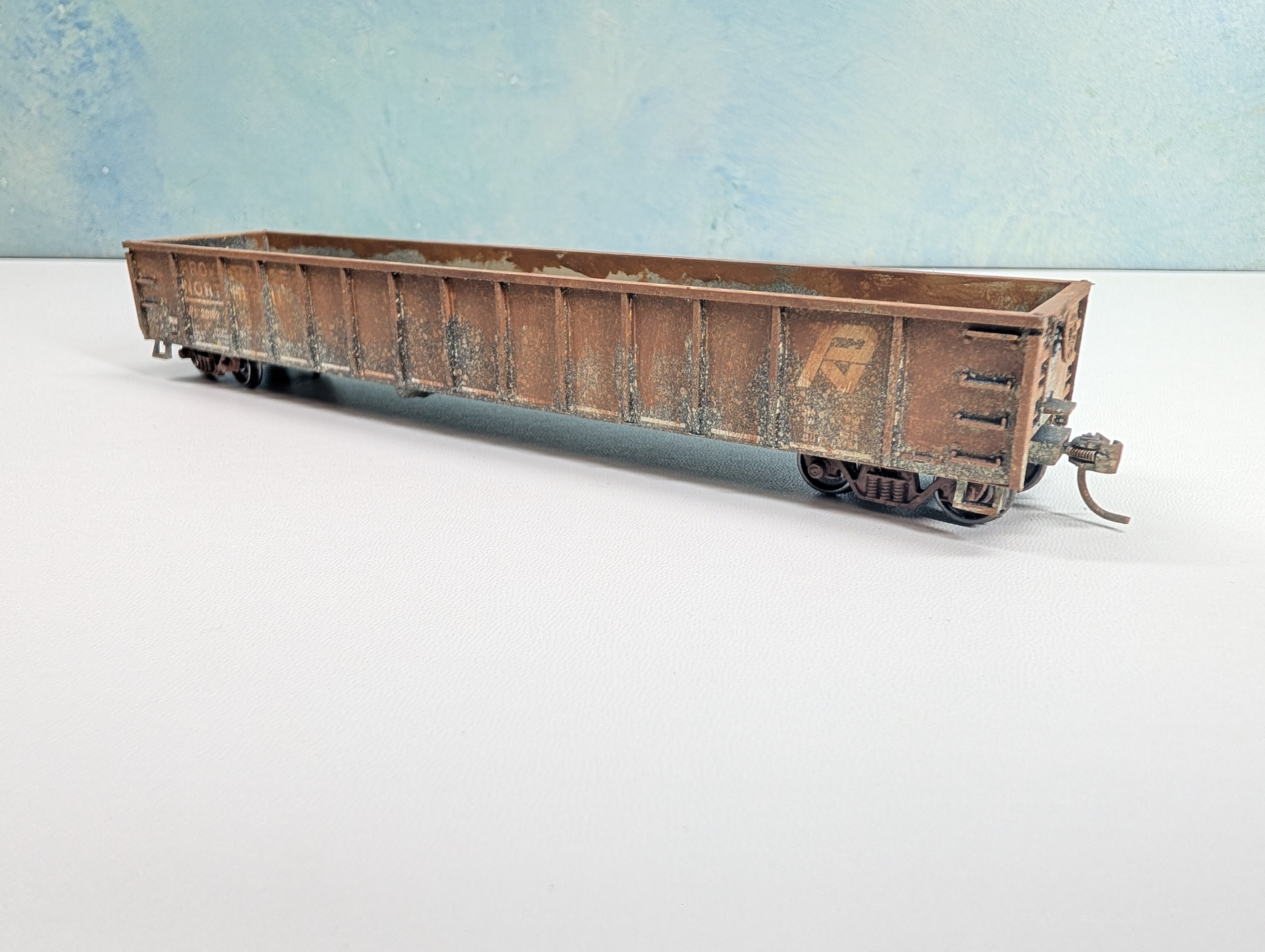 USED Roundhouse HO Scale Weathered 52' Gondola Providence Northern PN #20102 Metal Wheels