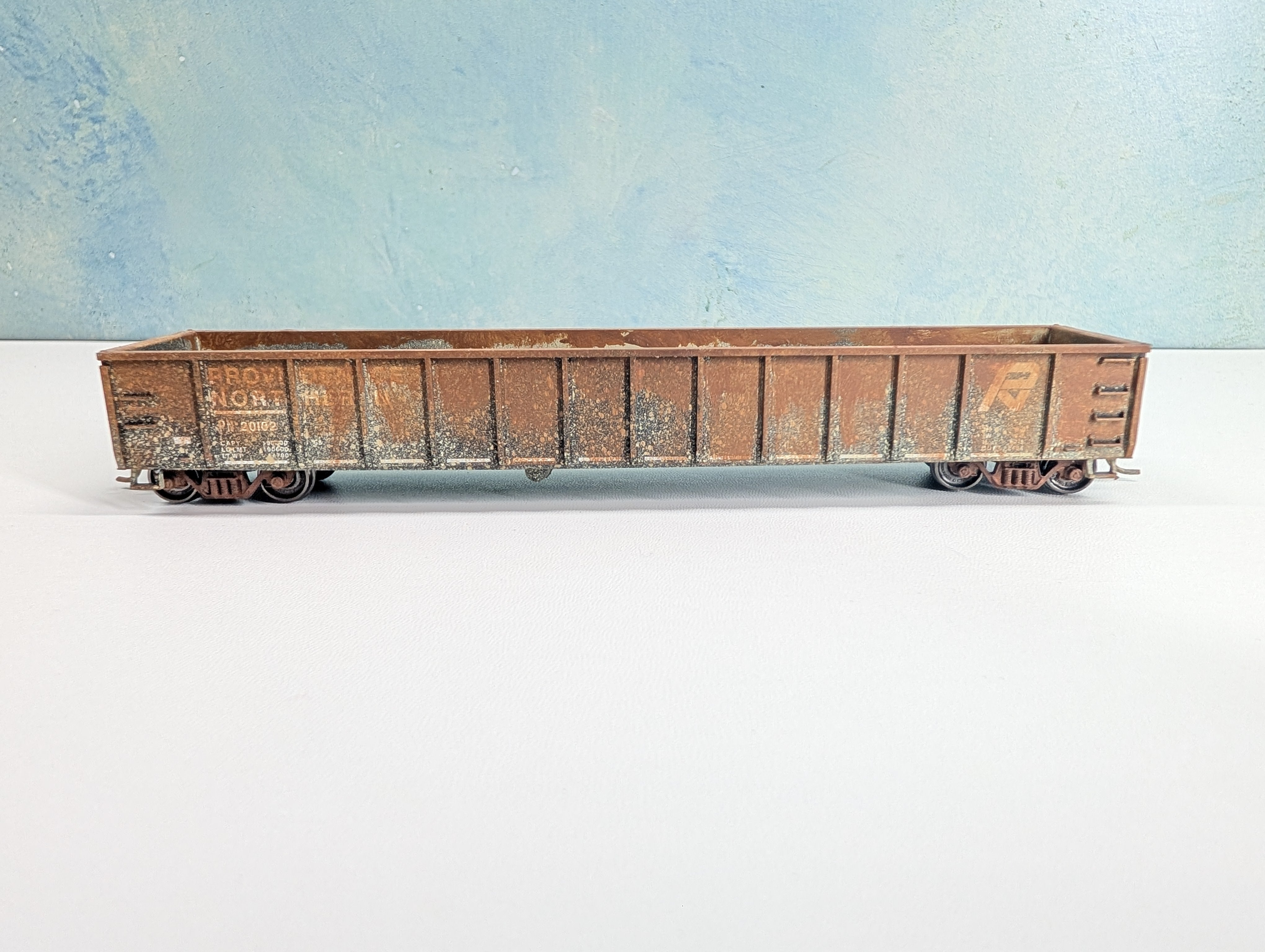USED Roundhouse HO Scale Weathered 52' Gondola Providence Northern PN #20102 Metal Wheels