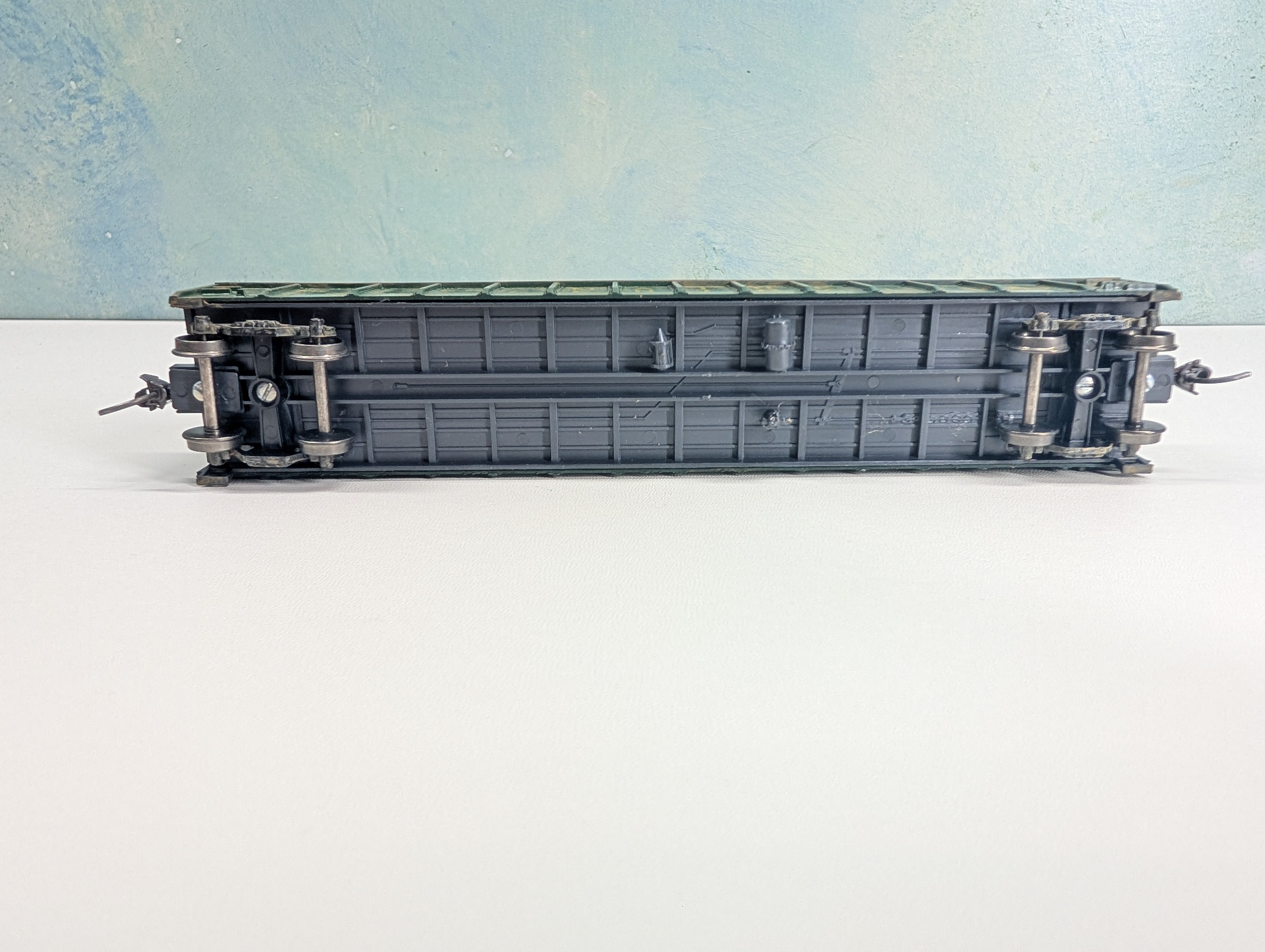 USED Roundhouse HO Scale Weathered 52' Gondola Maine Central MEC #1115 Metal Wheels
