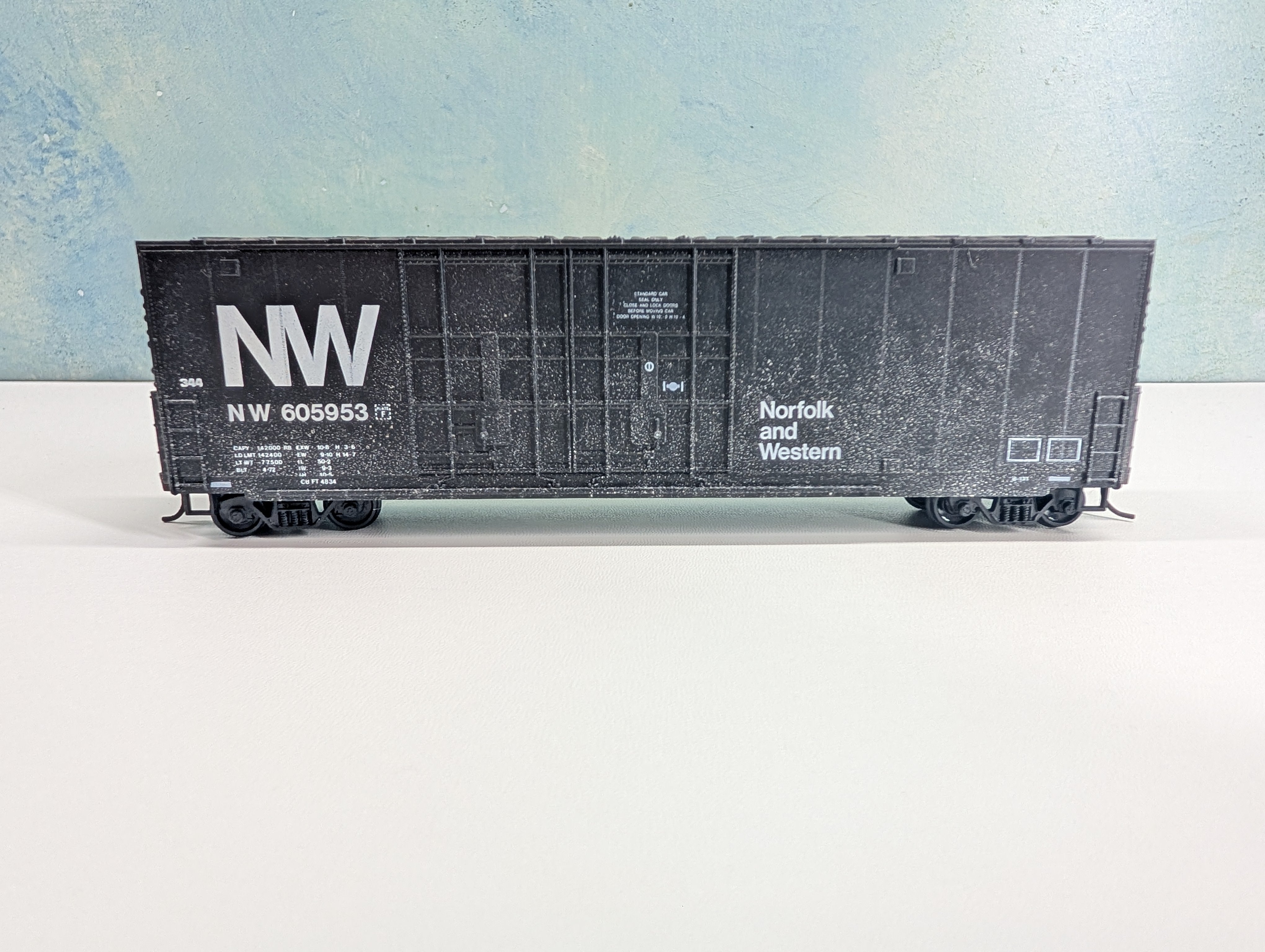 USED Roundhouse HO Scale 50' Box Car Norfolk & Western NW #605953