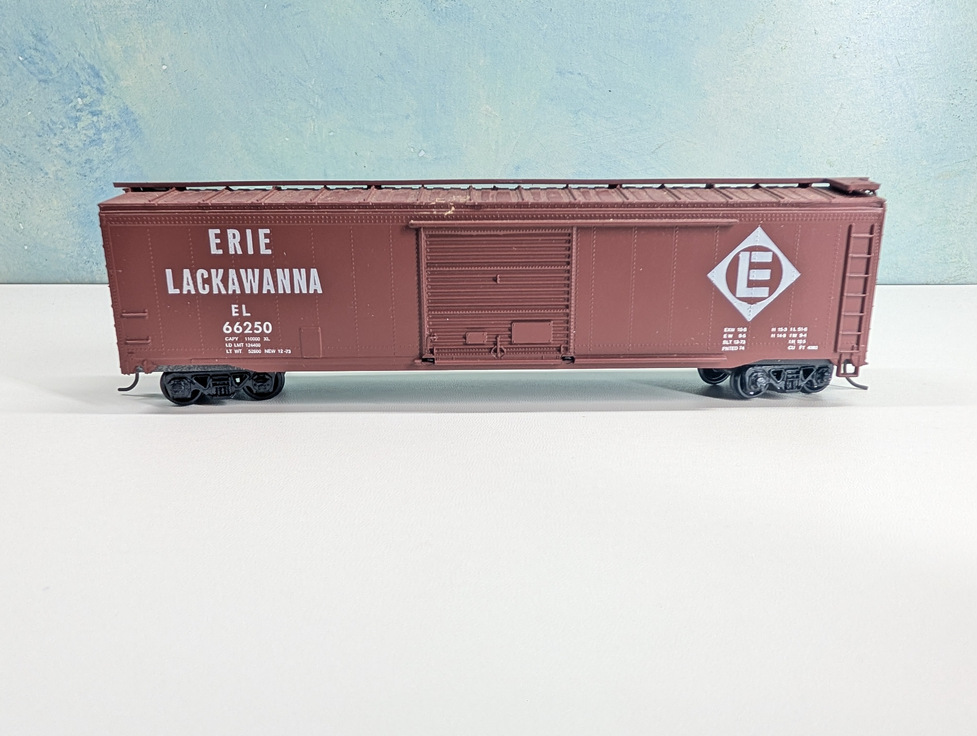 USED Roundhouse HO Scale 50' Box Car Erie Lackawanna EL #66250