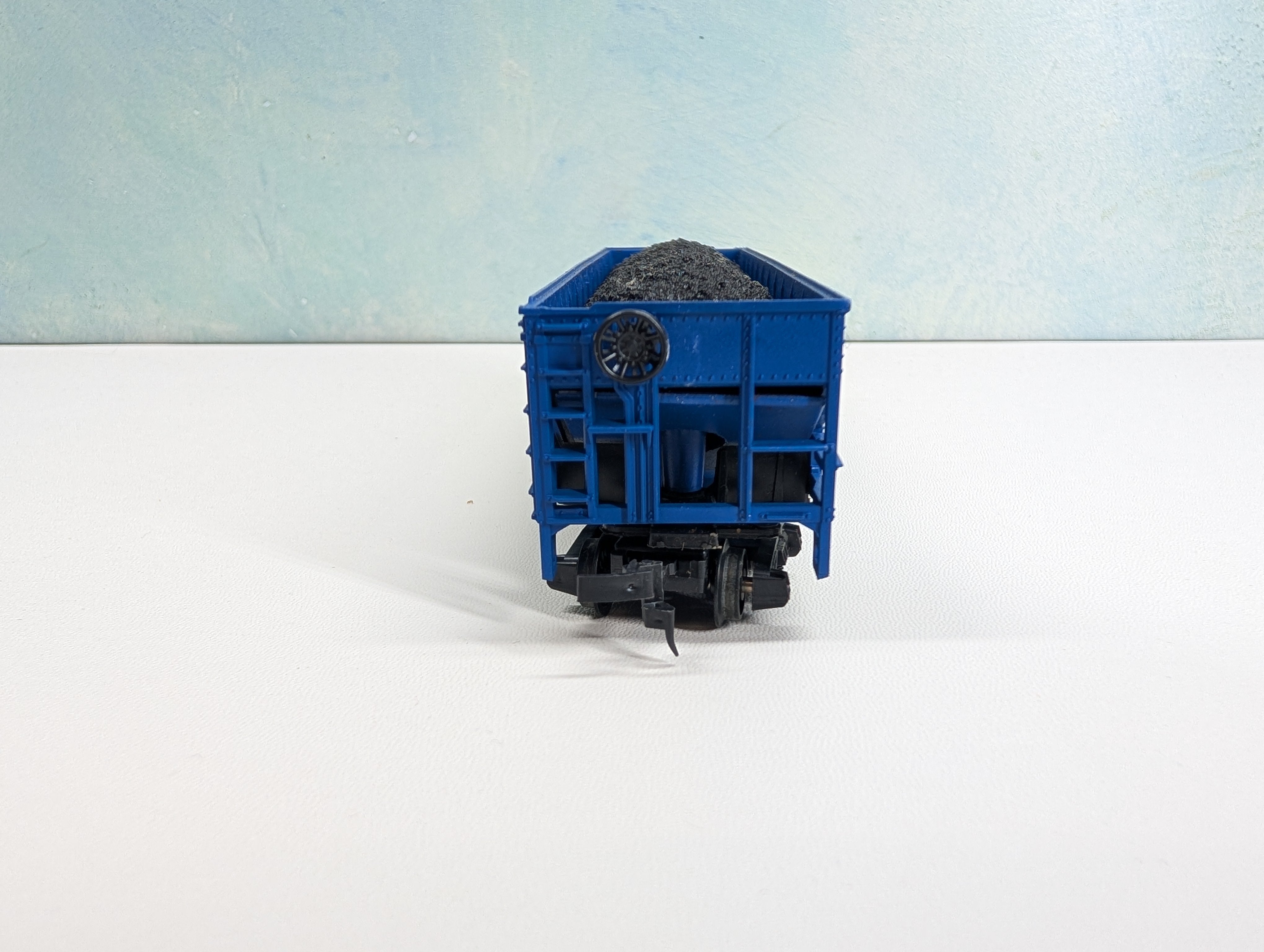 USED AHM HO Scale Operating Quad Hopper w/ Load Great Northern GN #71950