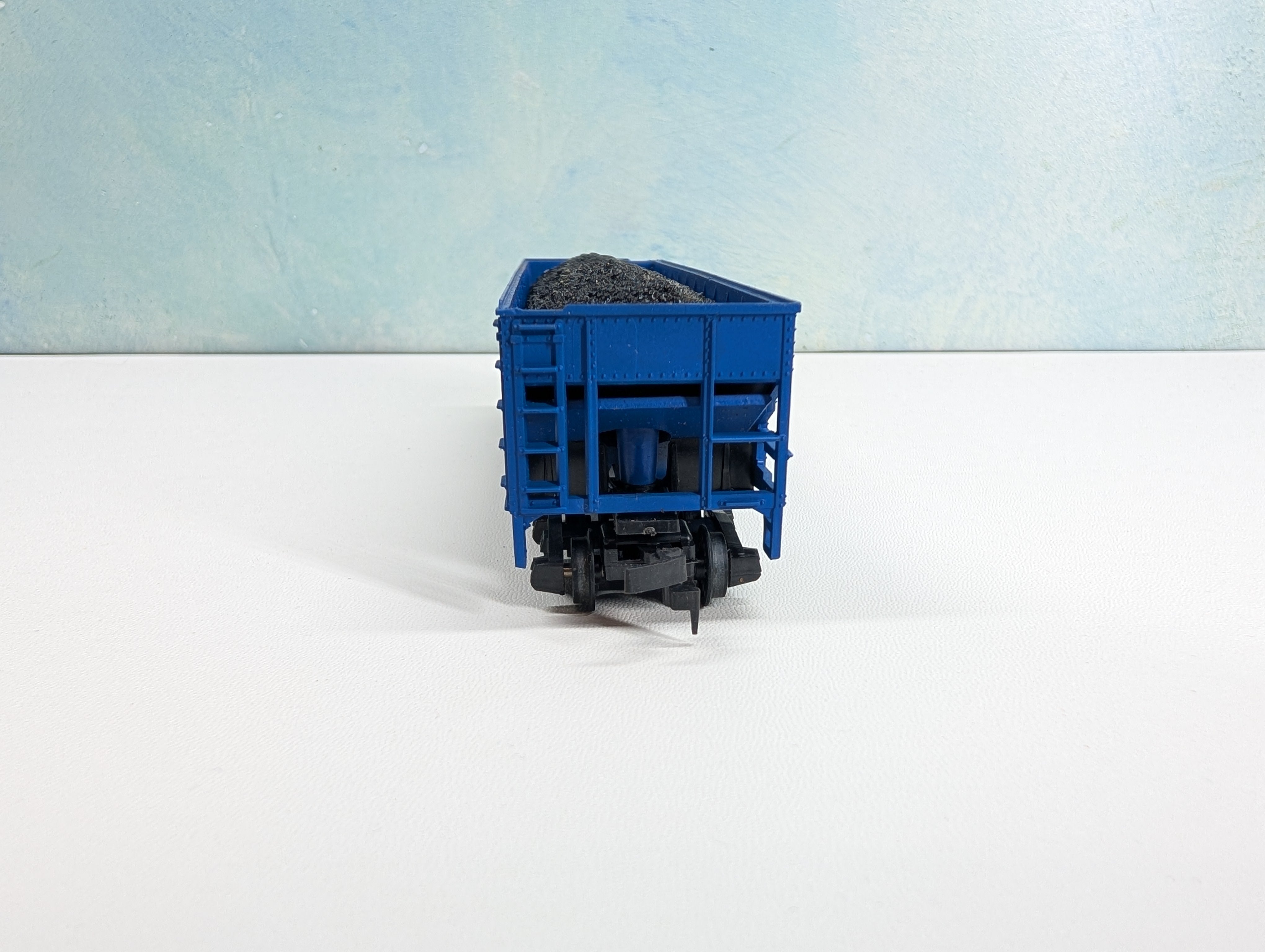 USED AHM HO Scale Operating Quad Hopper w/ Load Great Northern GN #71950