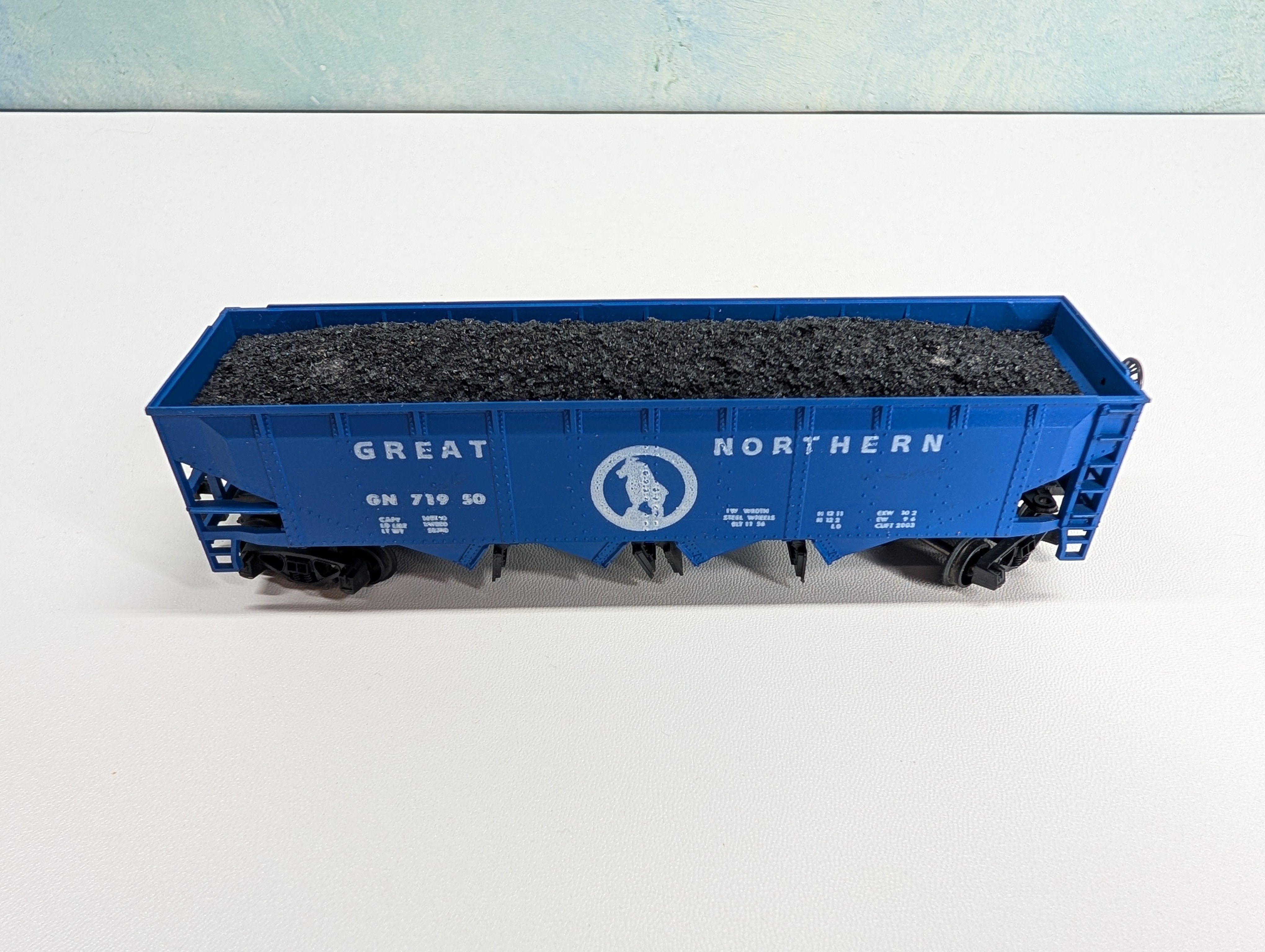 USED AHM HO Scale Operating Quad Hopper w/ Load Great Northern GN #71950