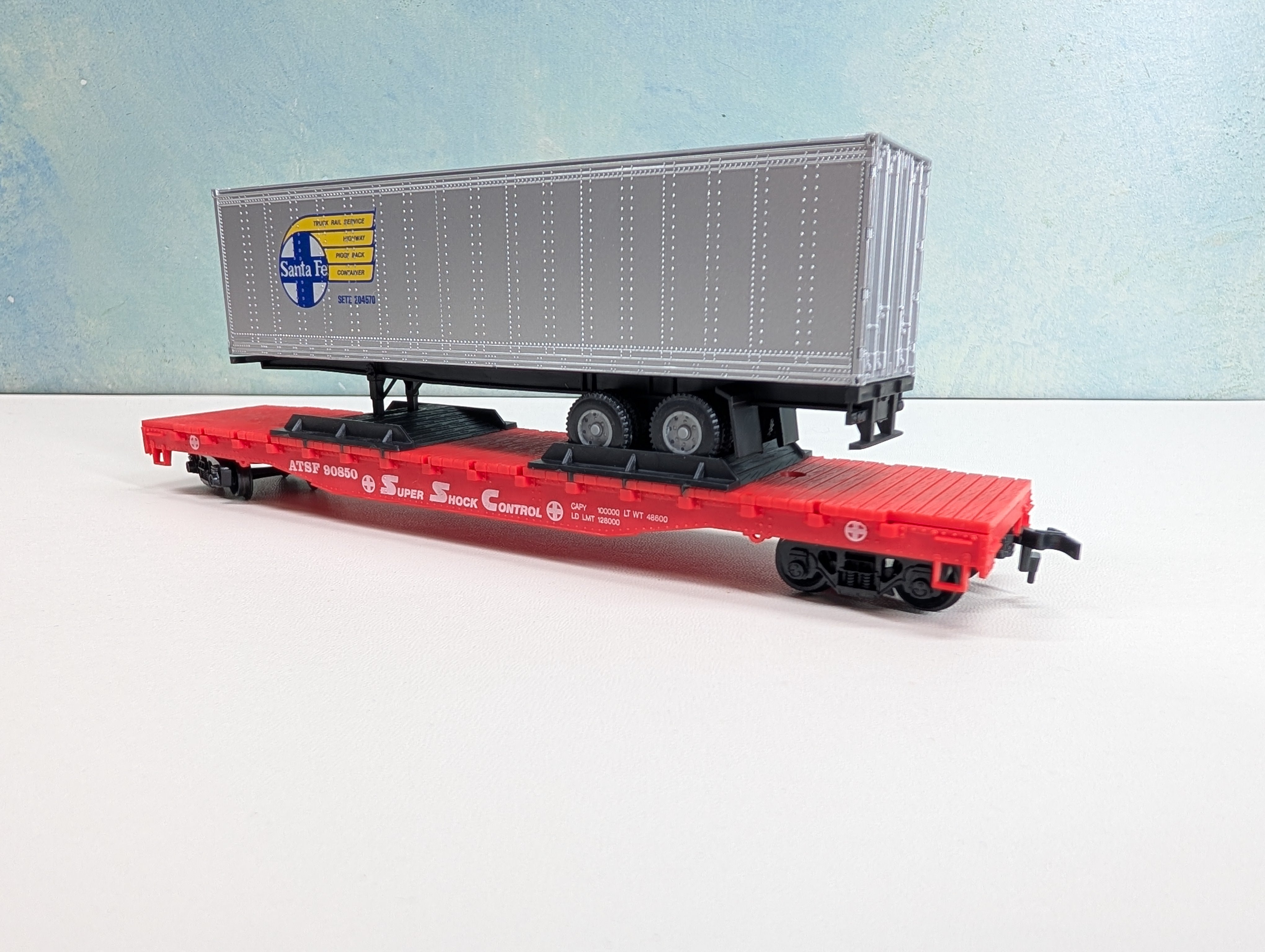 USED Model Power HO Scale 54' Flat Car w/ Trailer Santa Fe ATSF #90850